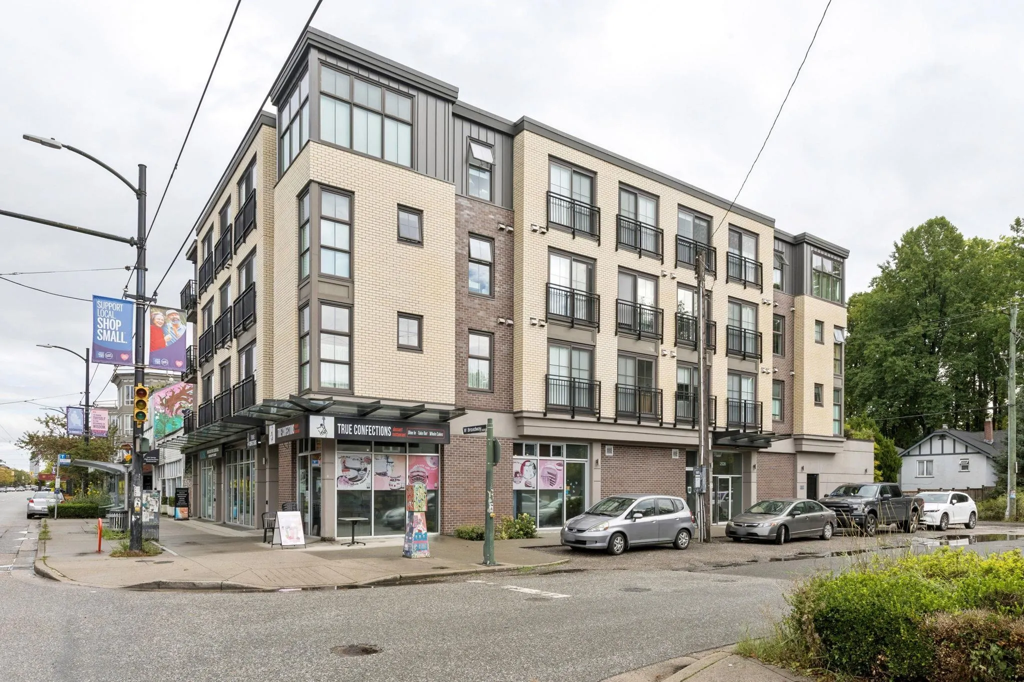 309 2528 Collingwood Street
