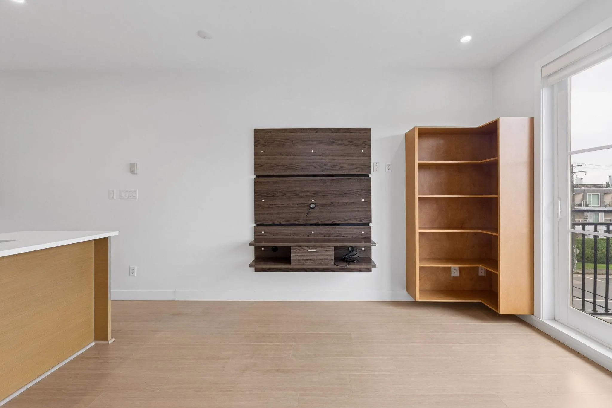 309 2528 Collingwood Street