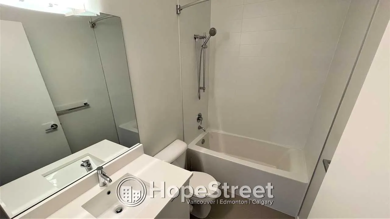 405 13678 Grosvenor Road