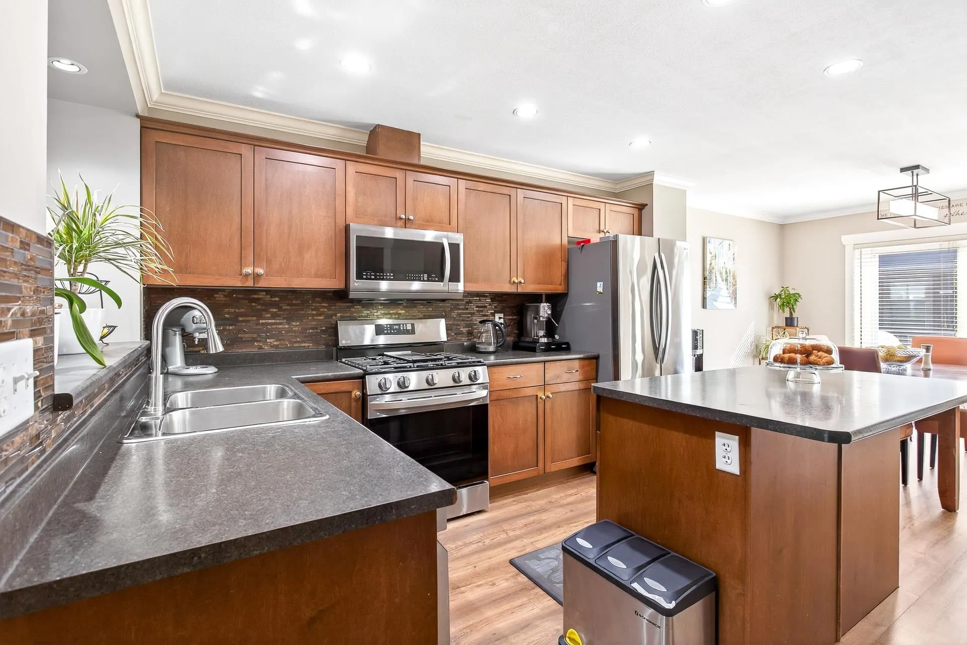 12 45085 Wolfe Road