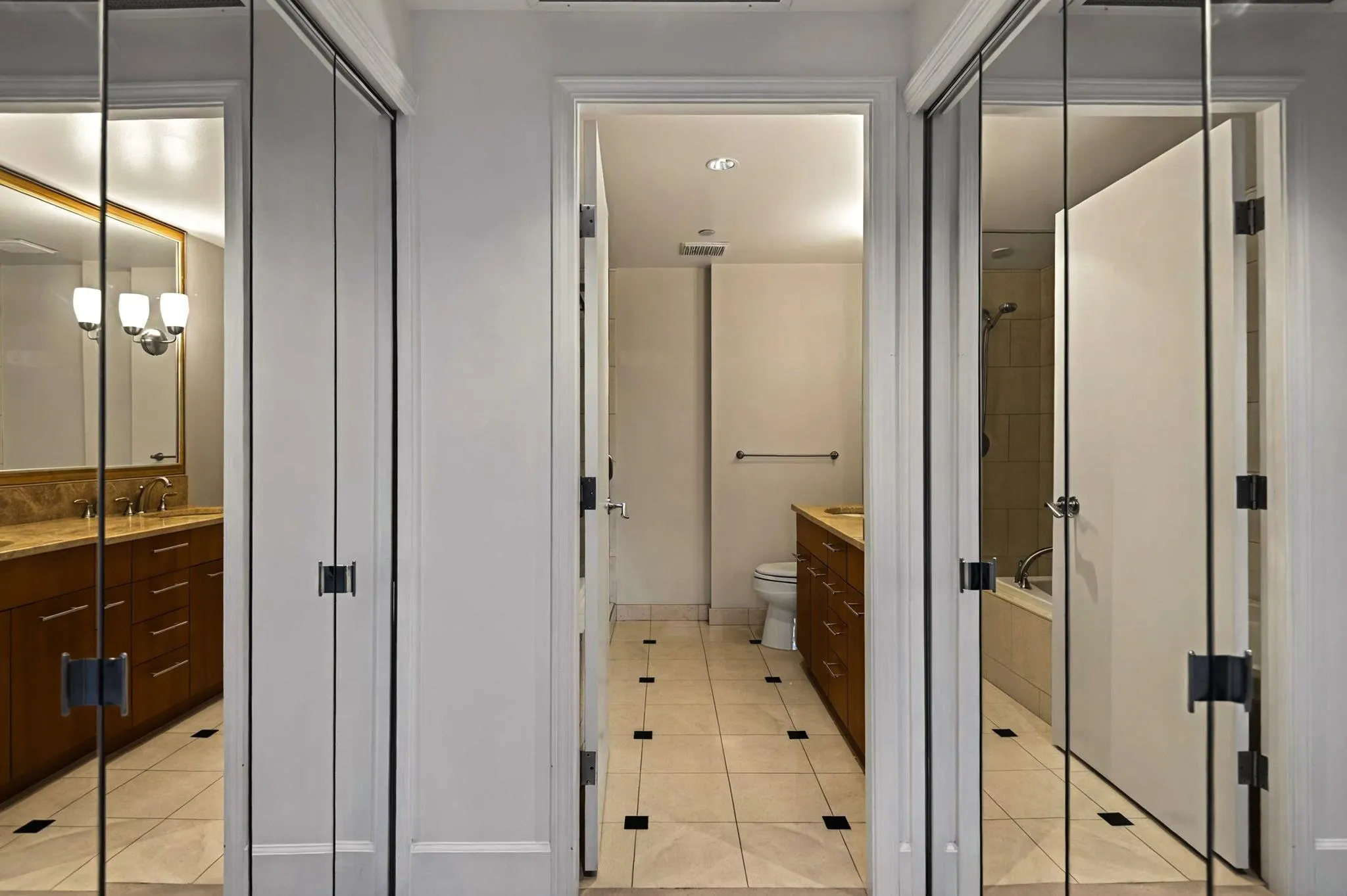 1503 323 Jervis Street