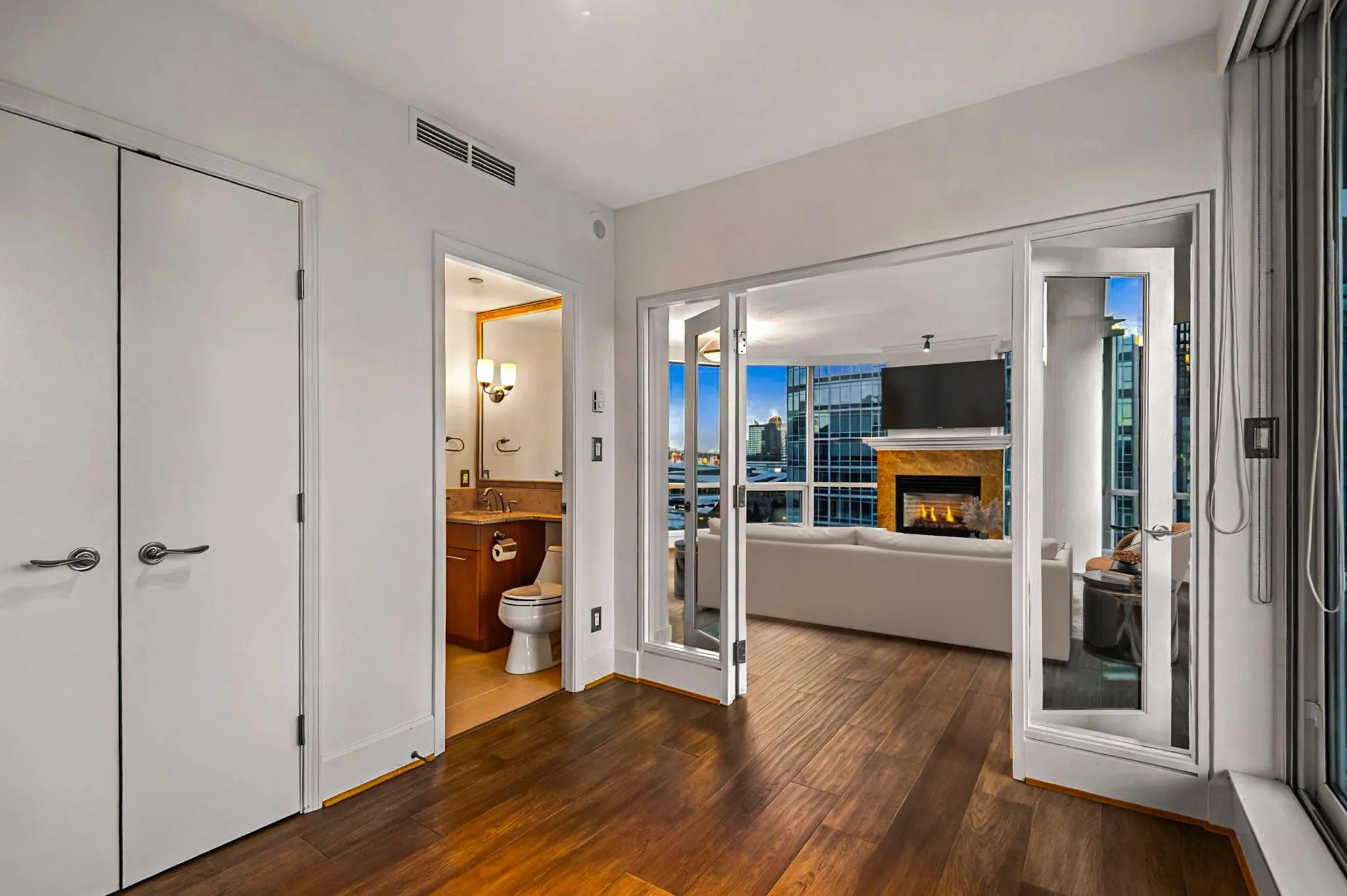 1503 323 Jervis Street