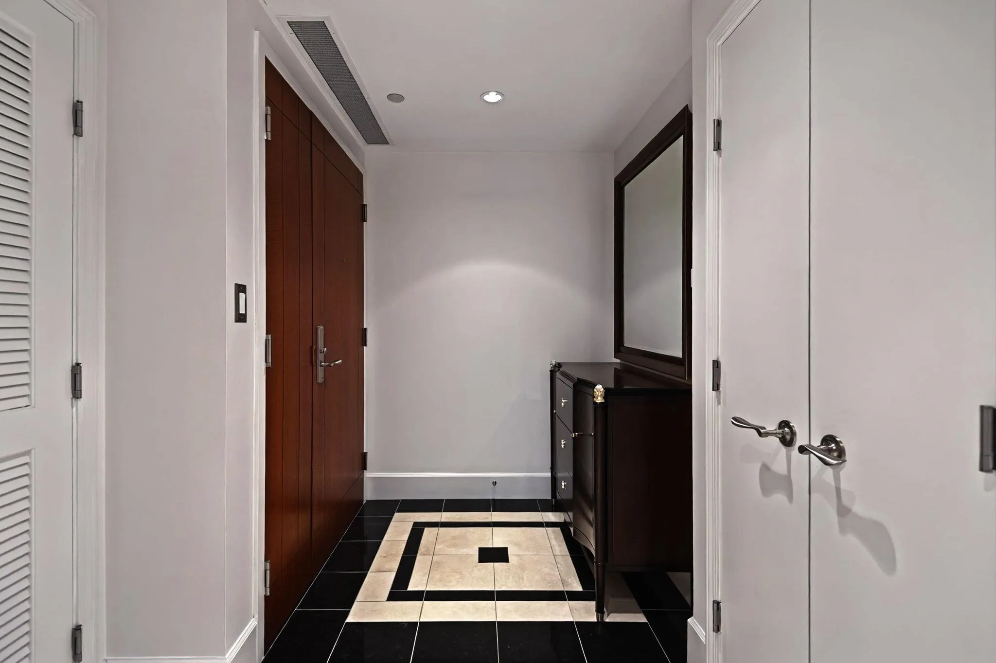 1503 323 Jervis Street