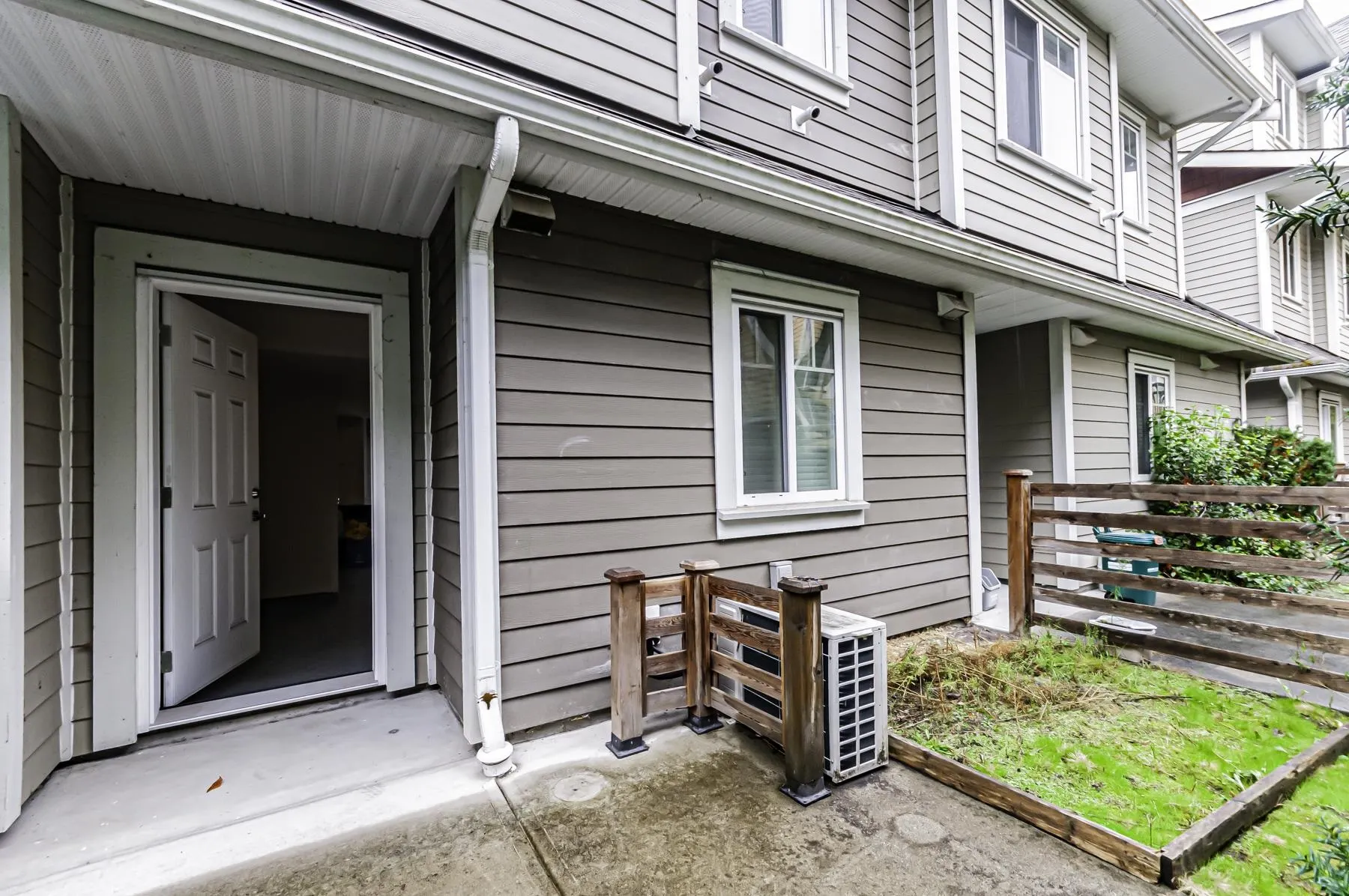 8 9780 General Currie Road