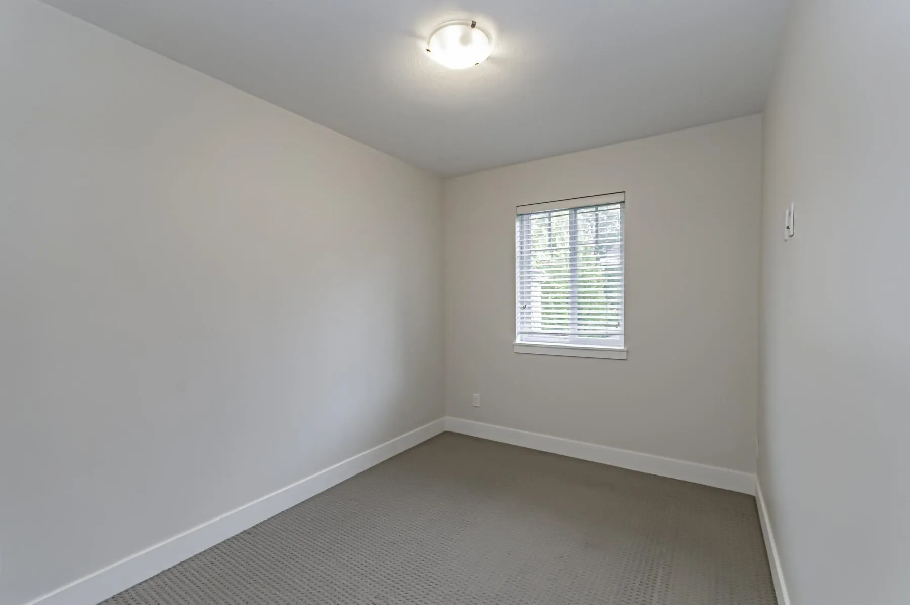 8 9780 General Currie Road