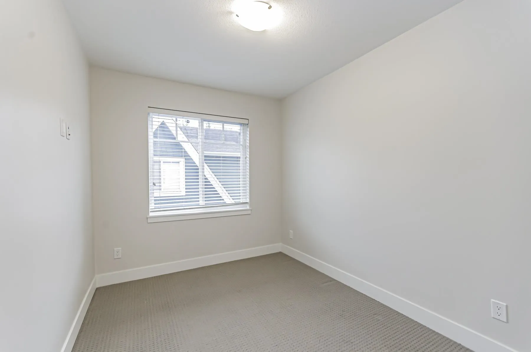 8 9780 General Currie Road