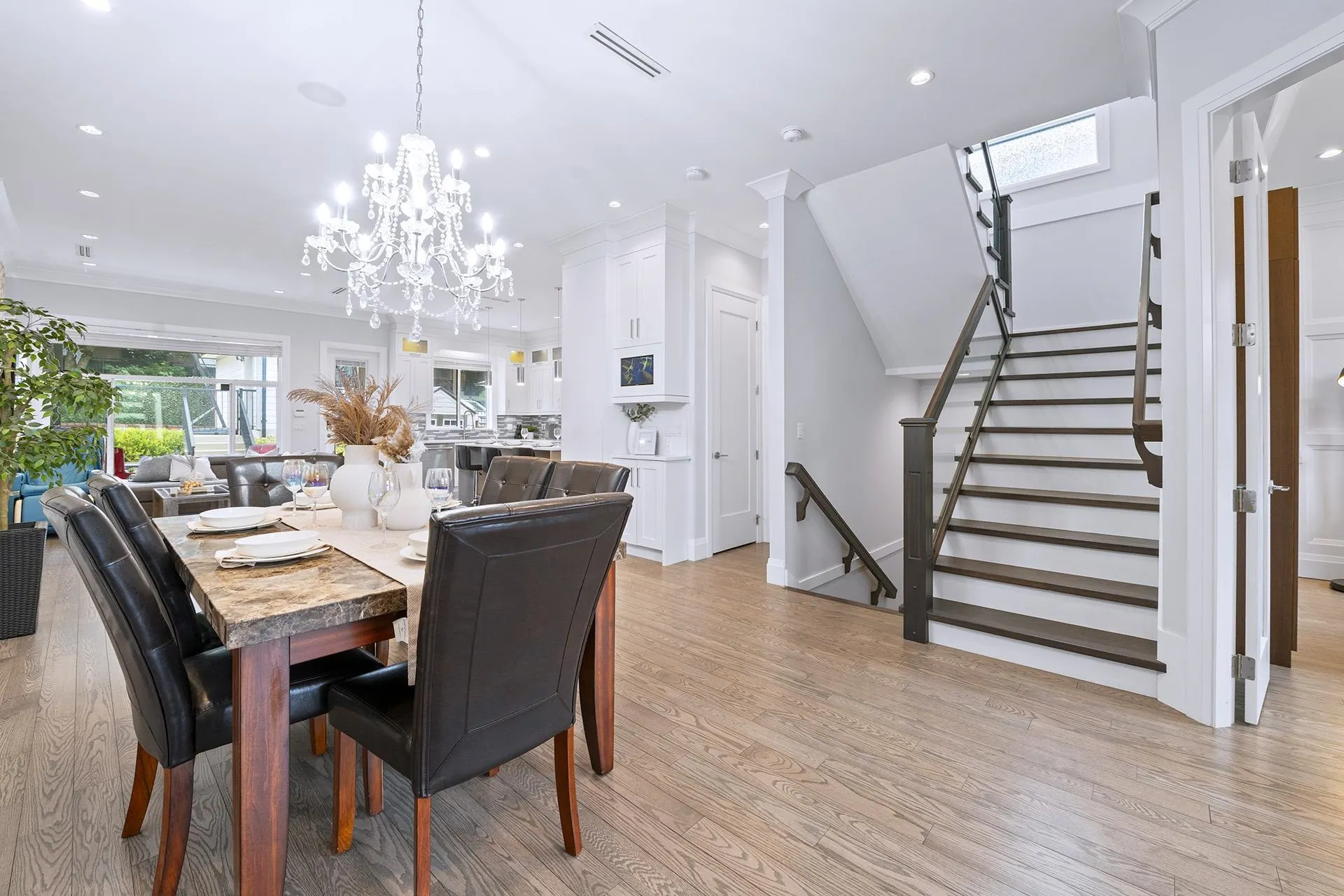 1370 Ross Road