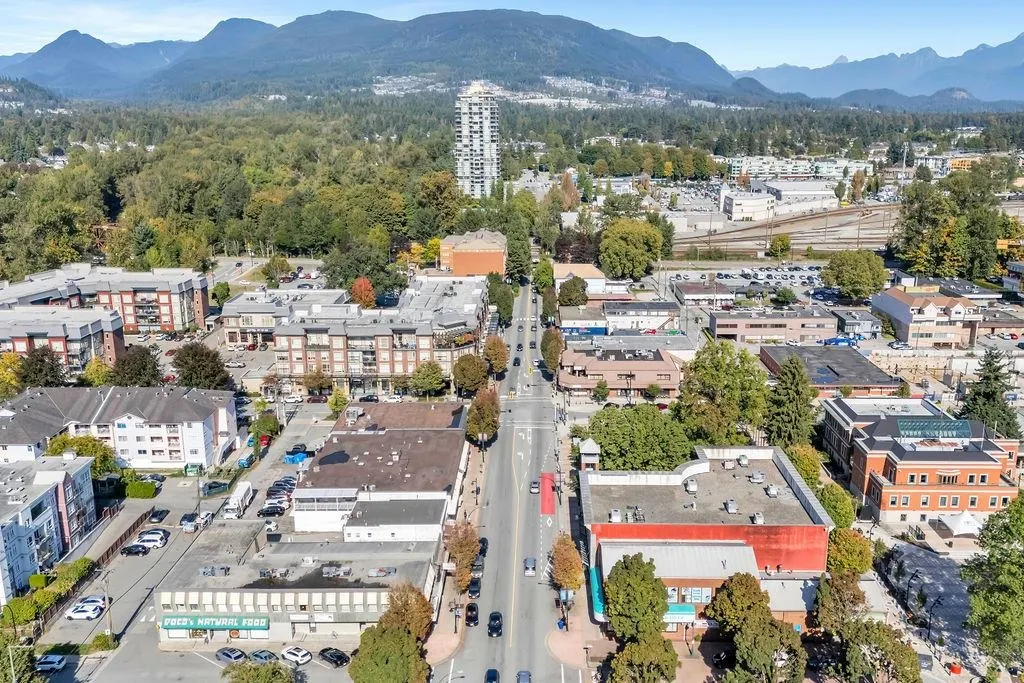 100 2331 Kelly Avenue