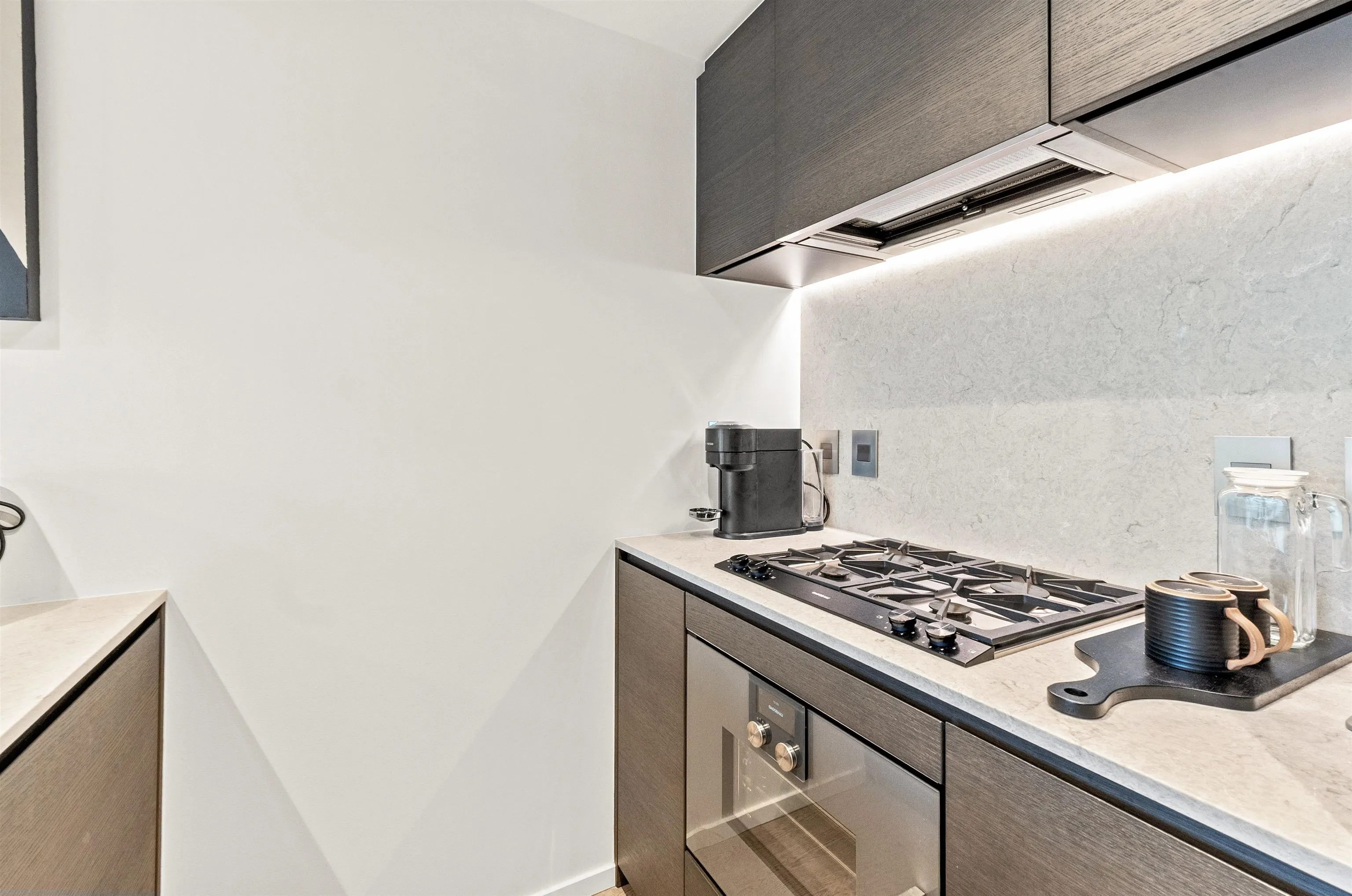 1304 1482 Robson Street