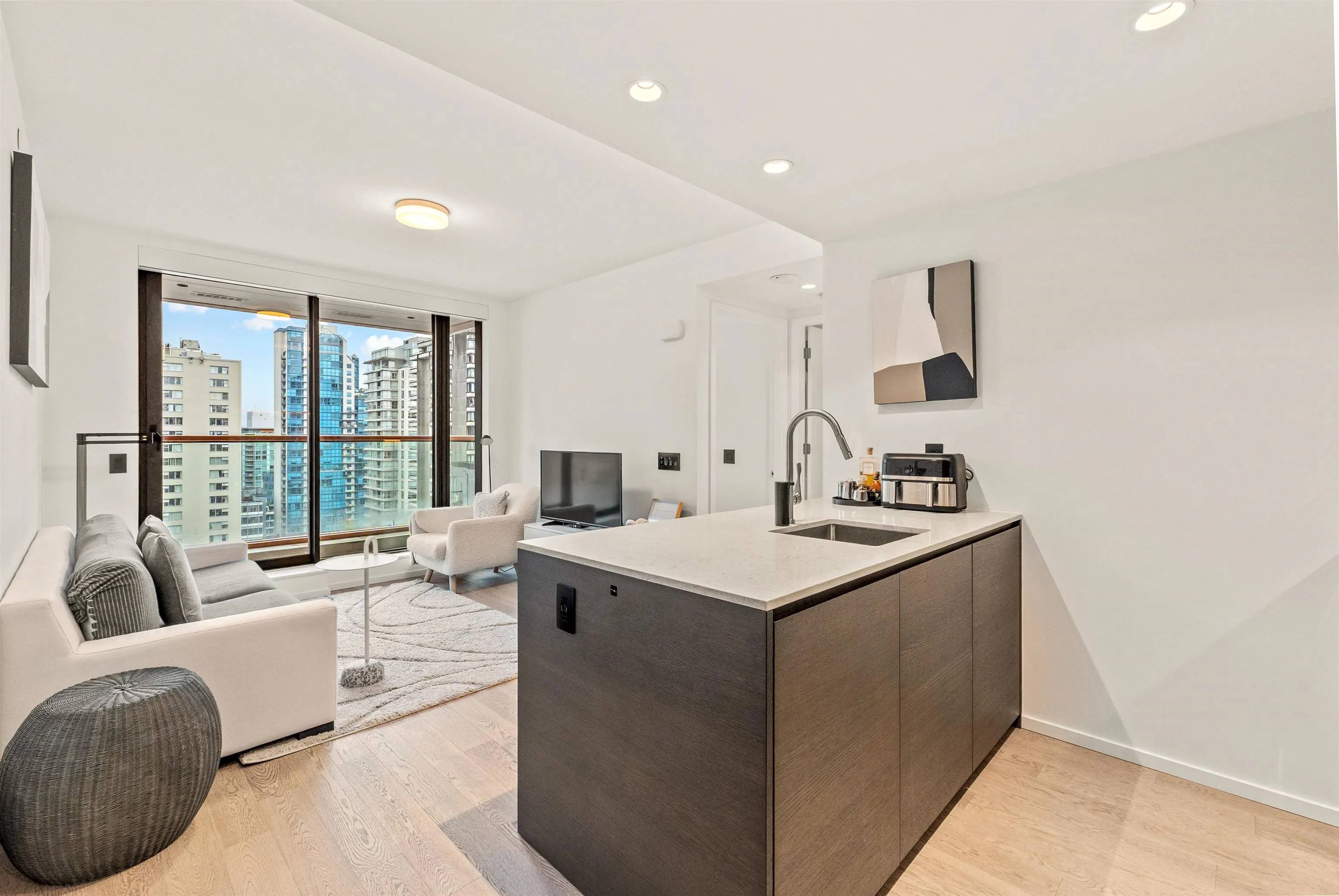 1304 1482 Robson Street