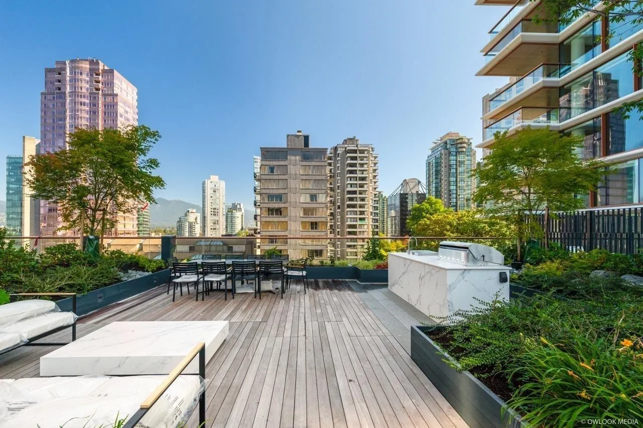 1304 1482 Robson Street