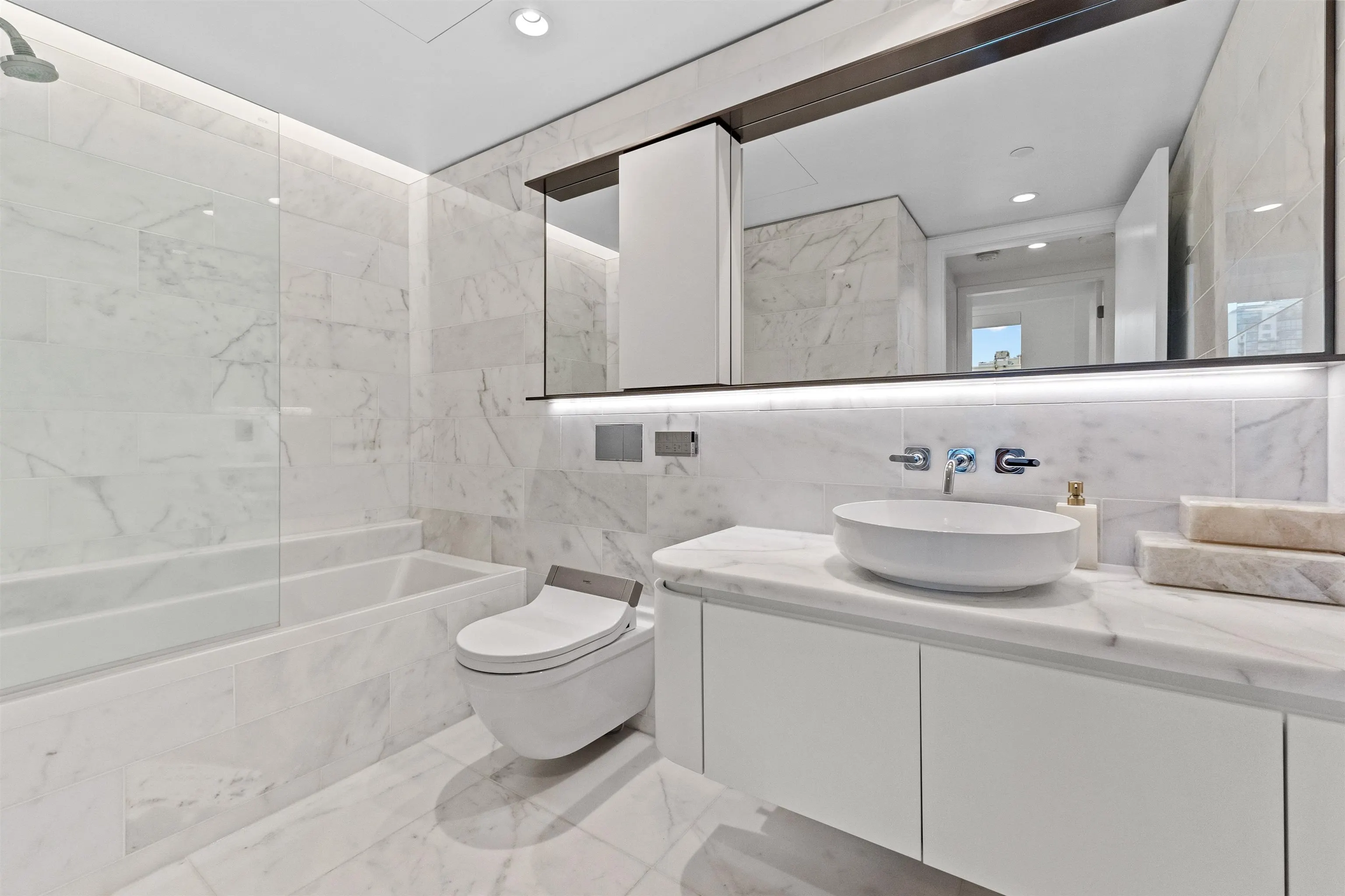 1304 1482 Robson Street