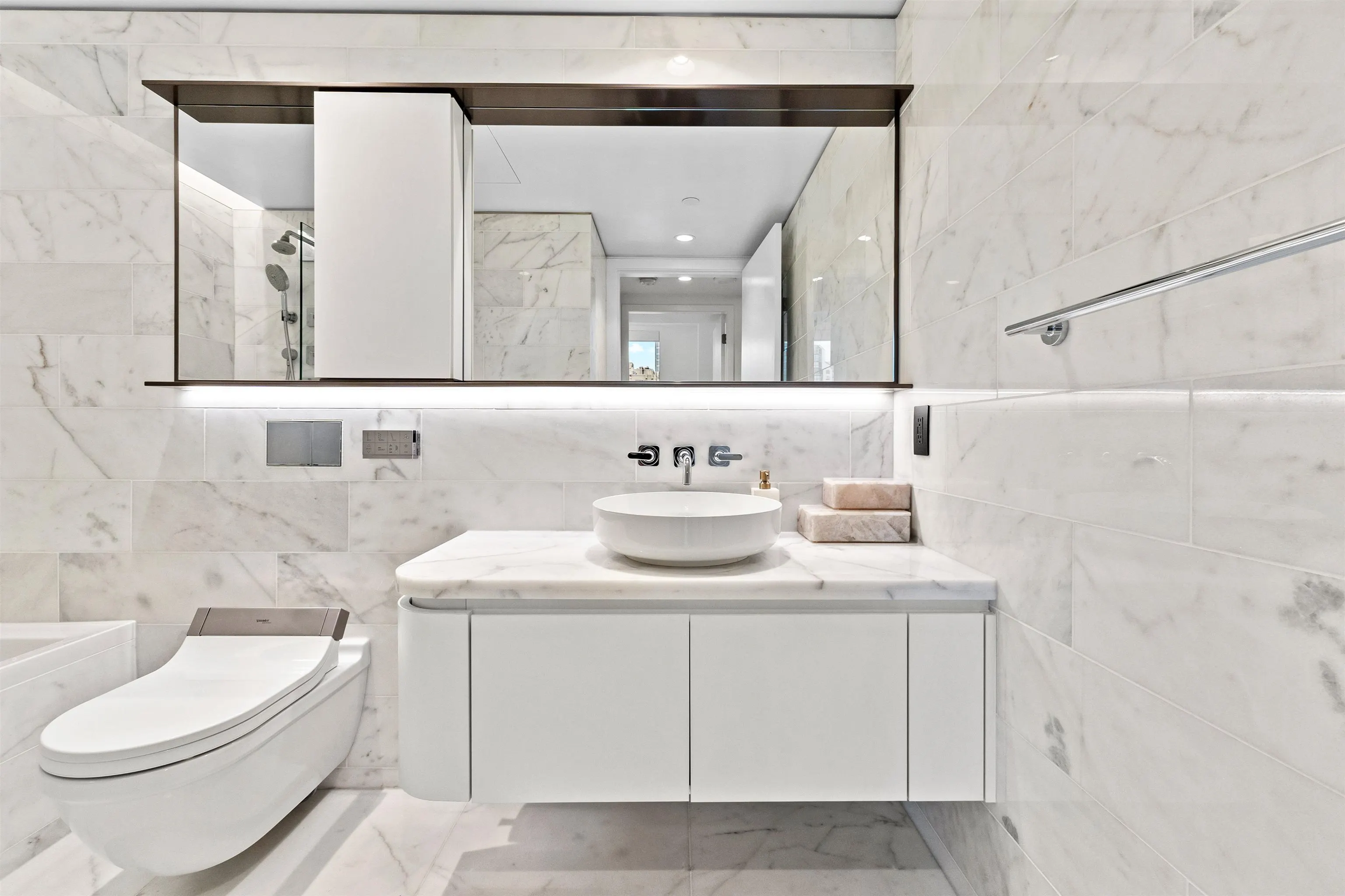 1304 1482 Robson Street