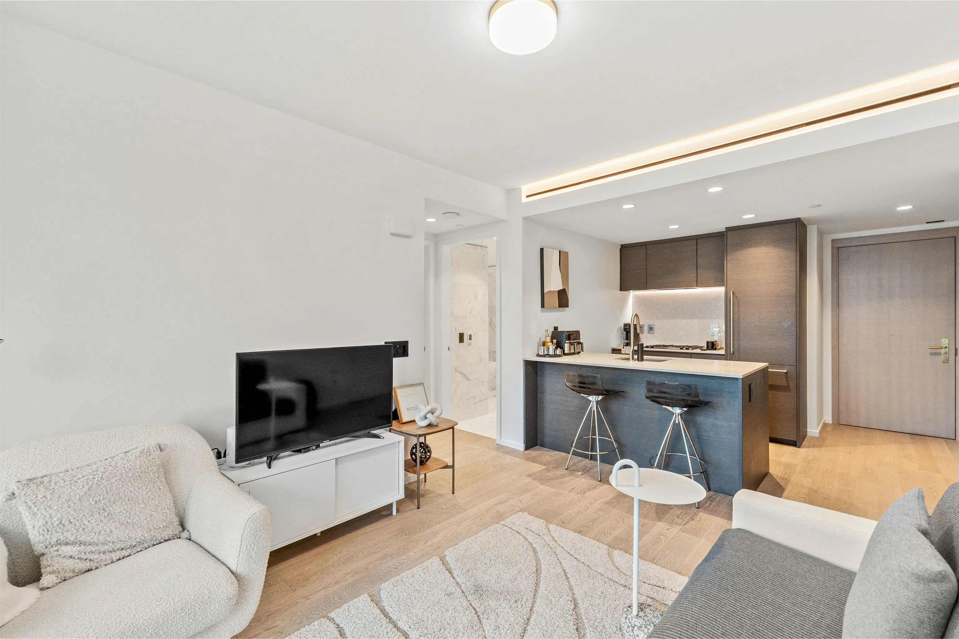 1304 1482 Robson Street