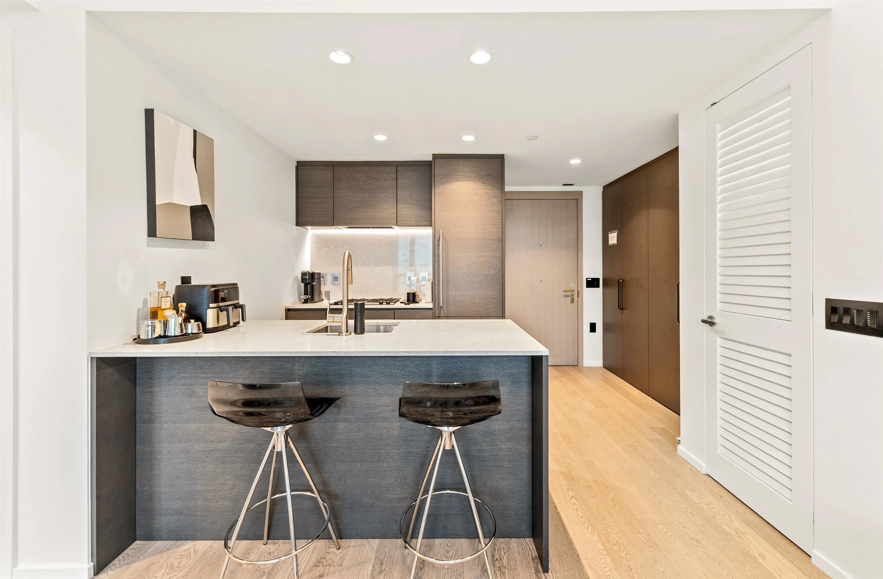 1304 1482 Robson Street