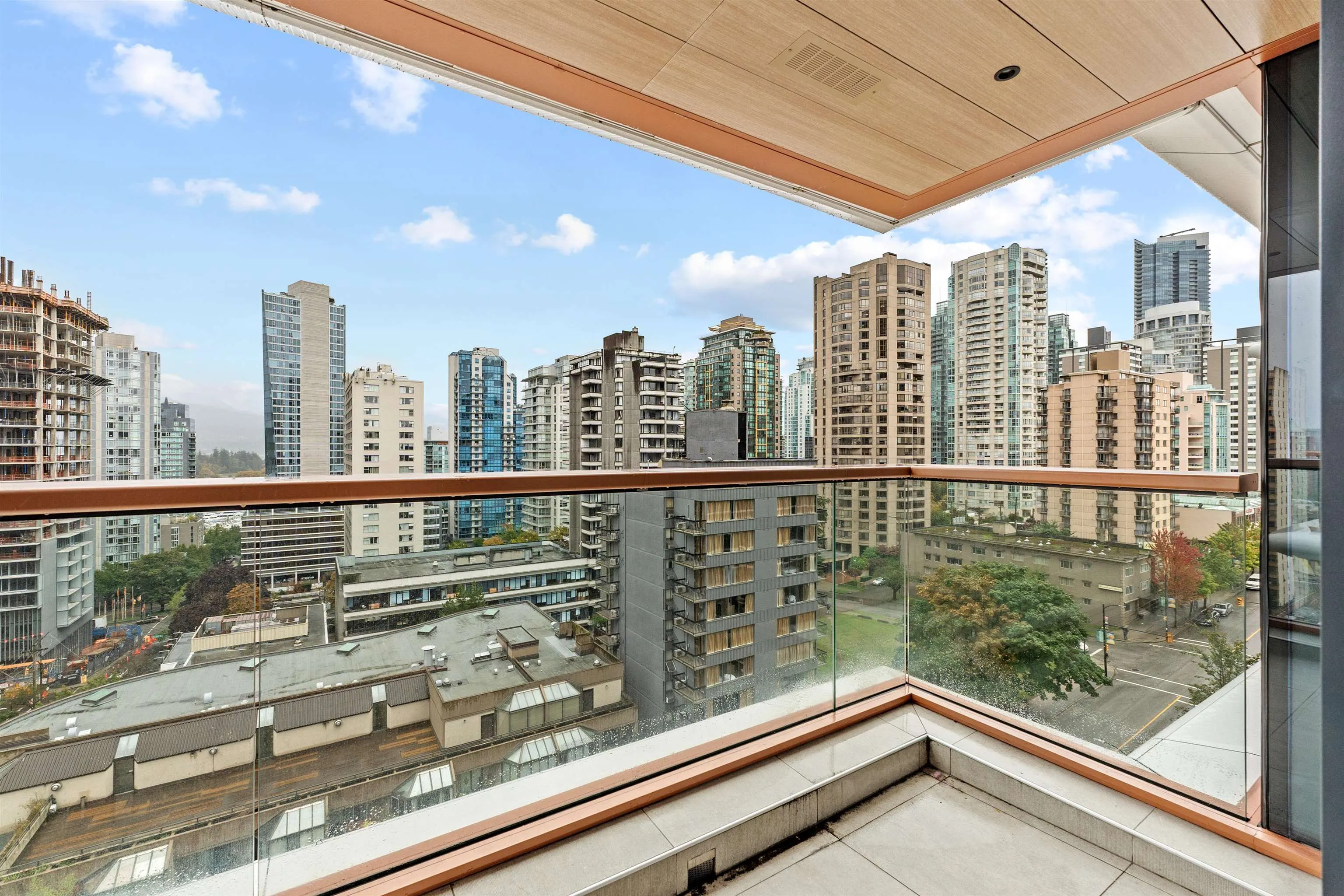 1304 1482 Robson Street