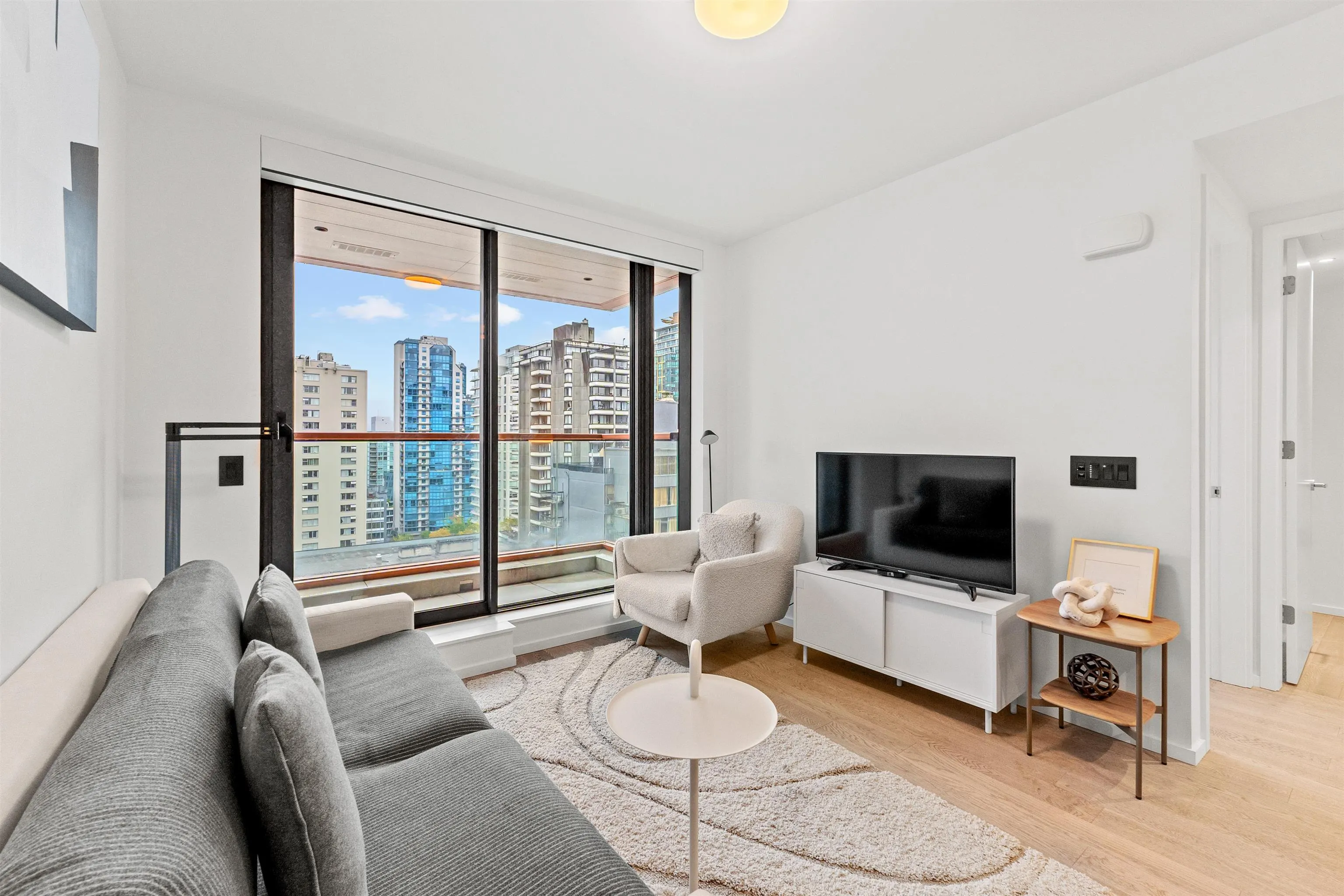 1304 1482 Robson Street