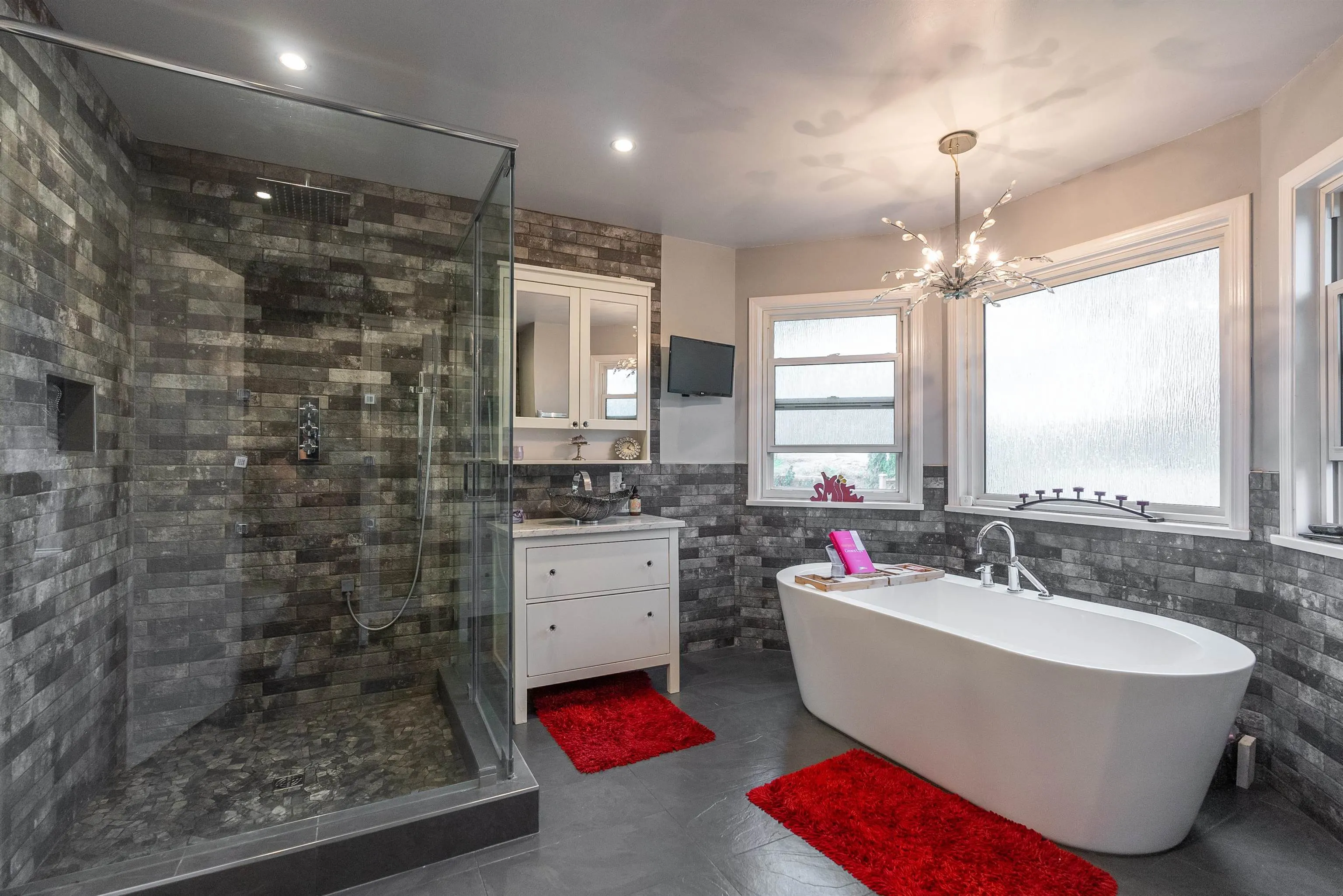 318 Roche Point Drive