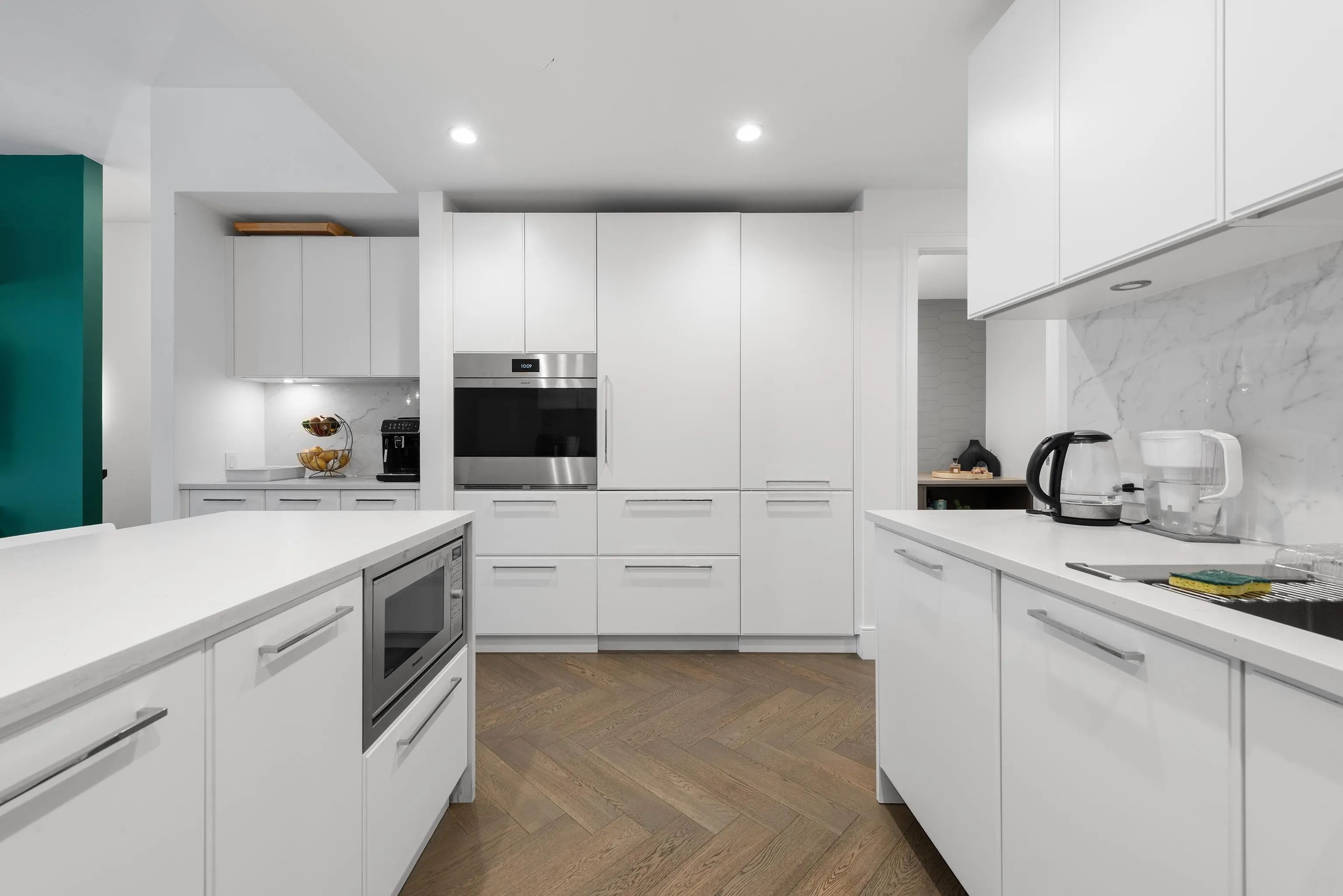 528 W 30th Avenue