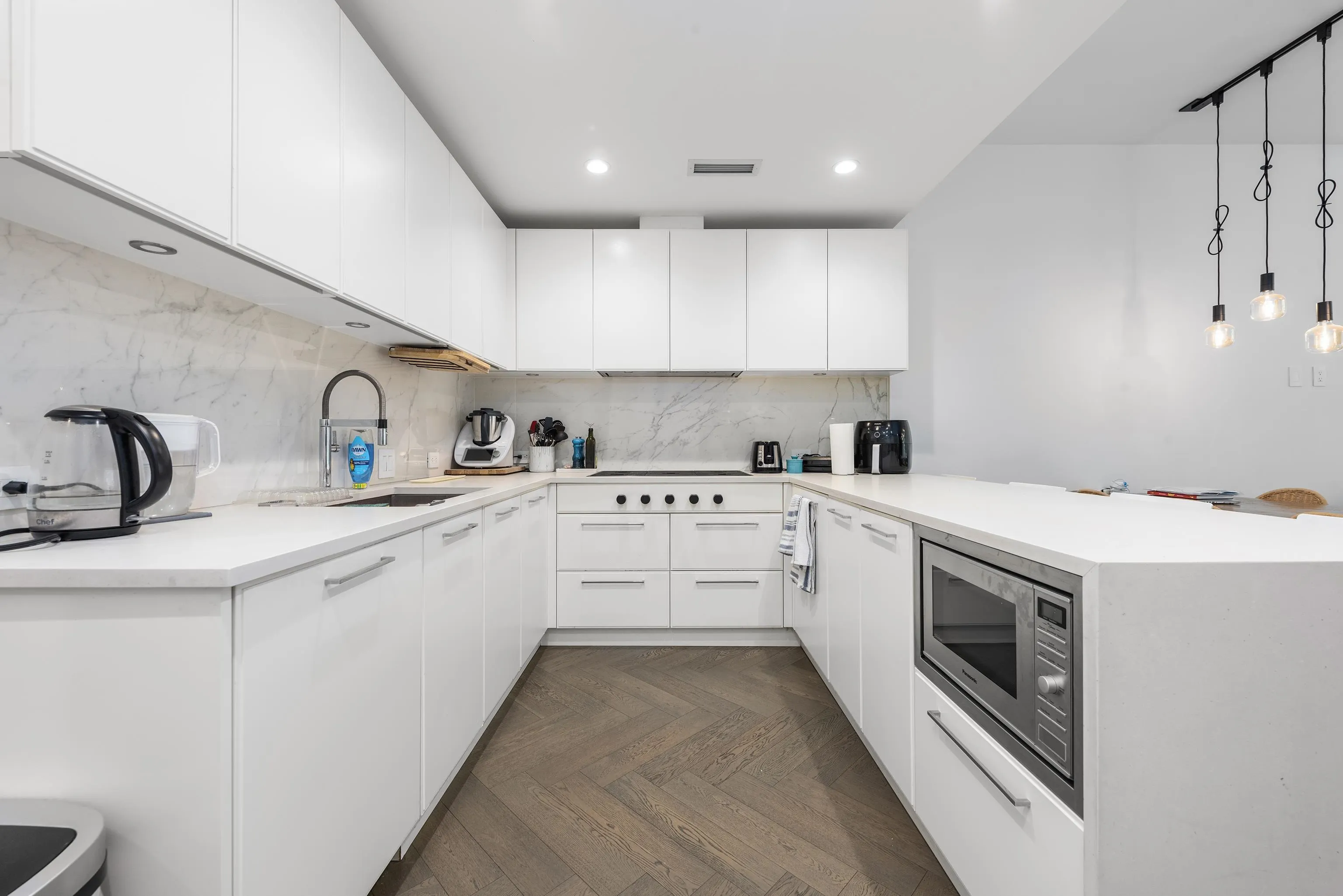 528 W 30th Avenue