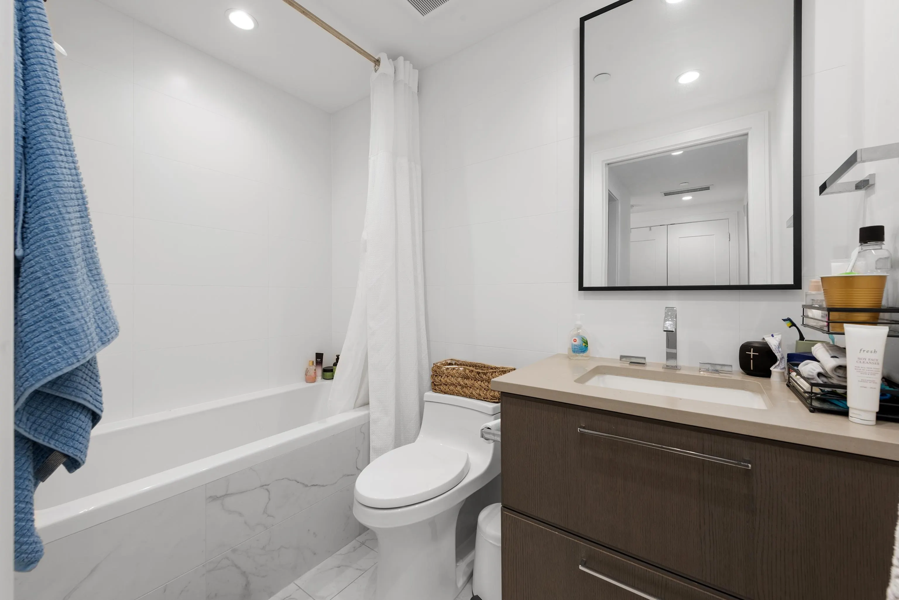 528 W 30th Avenue