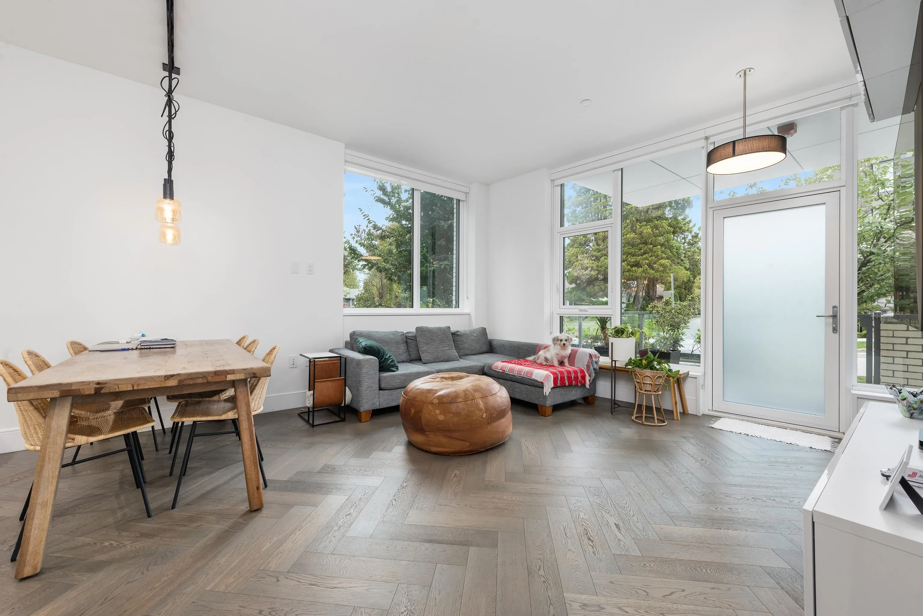 528 W 30th Avenue