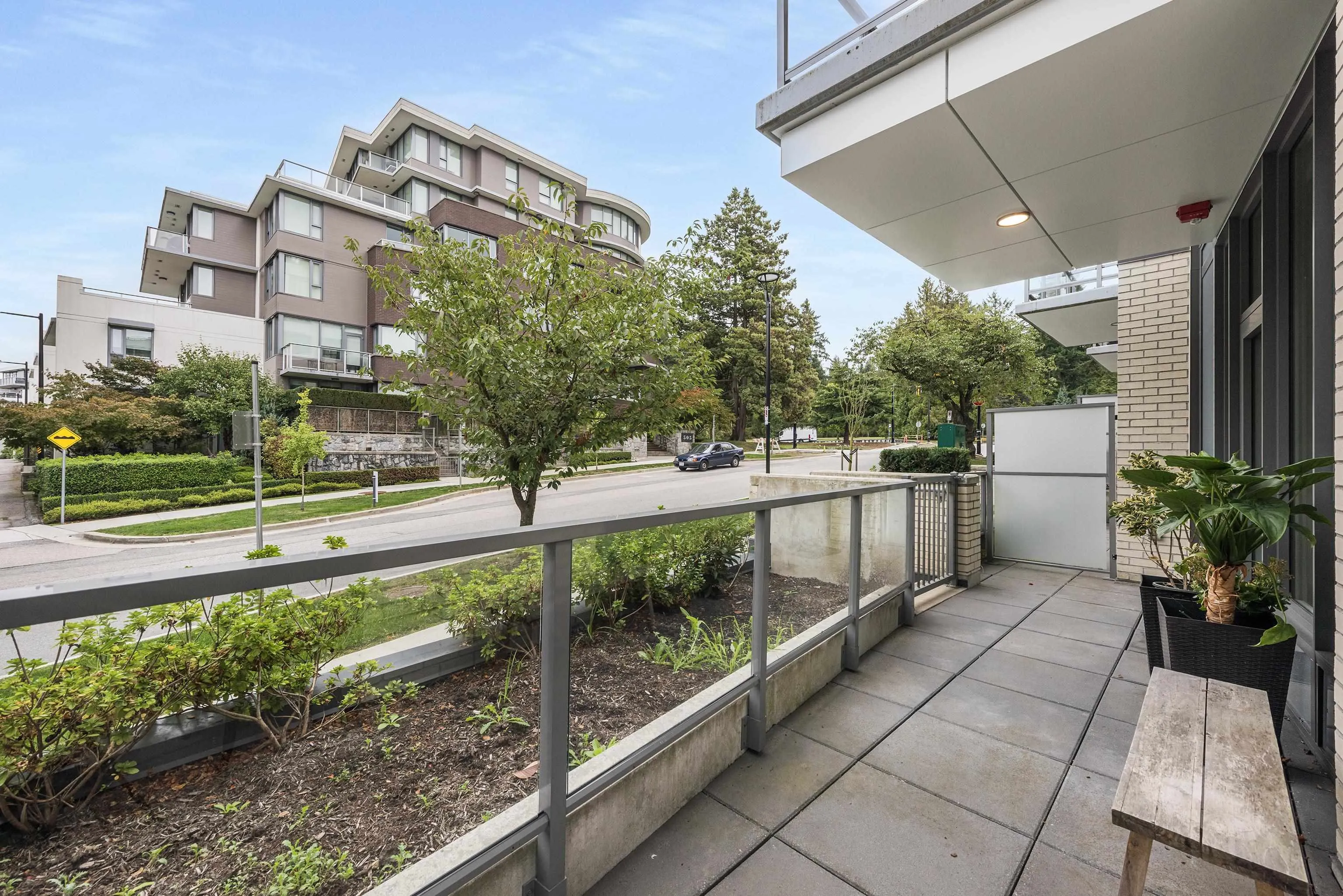 528 W 30th Avenue