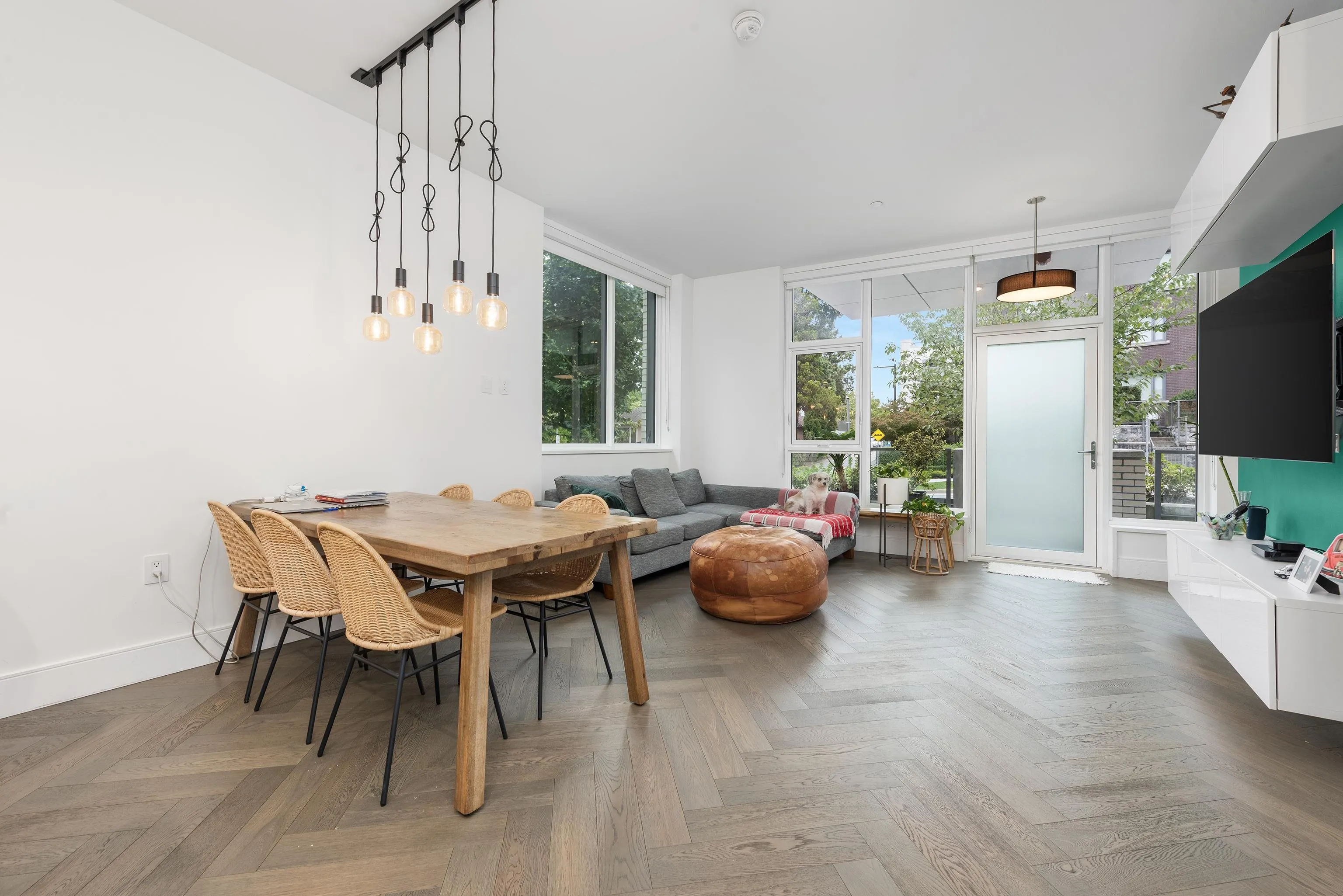 528 W 30th Avenue