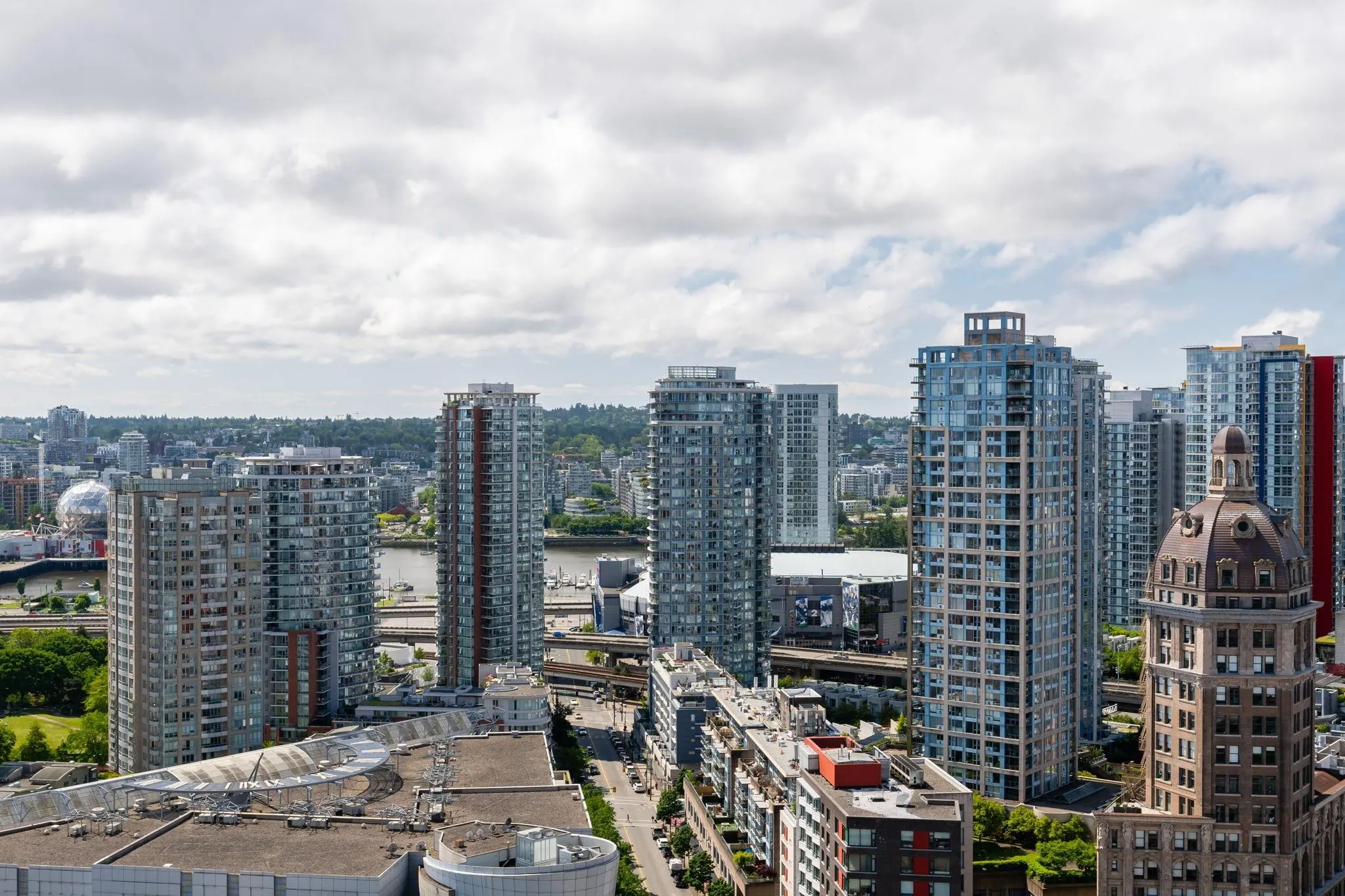 2705 108 W Cordova Street
