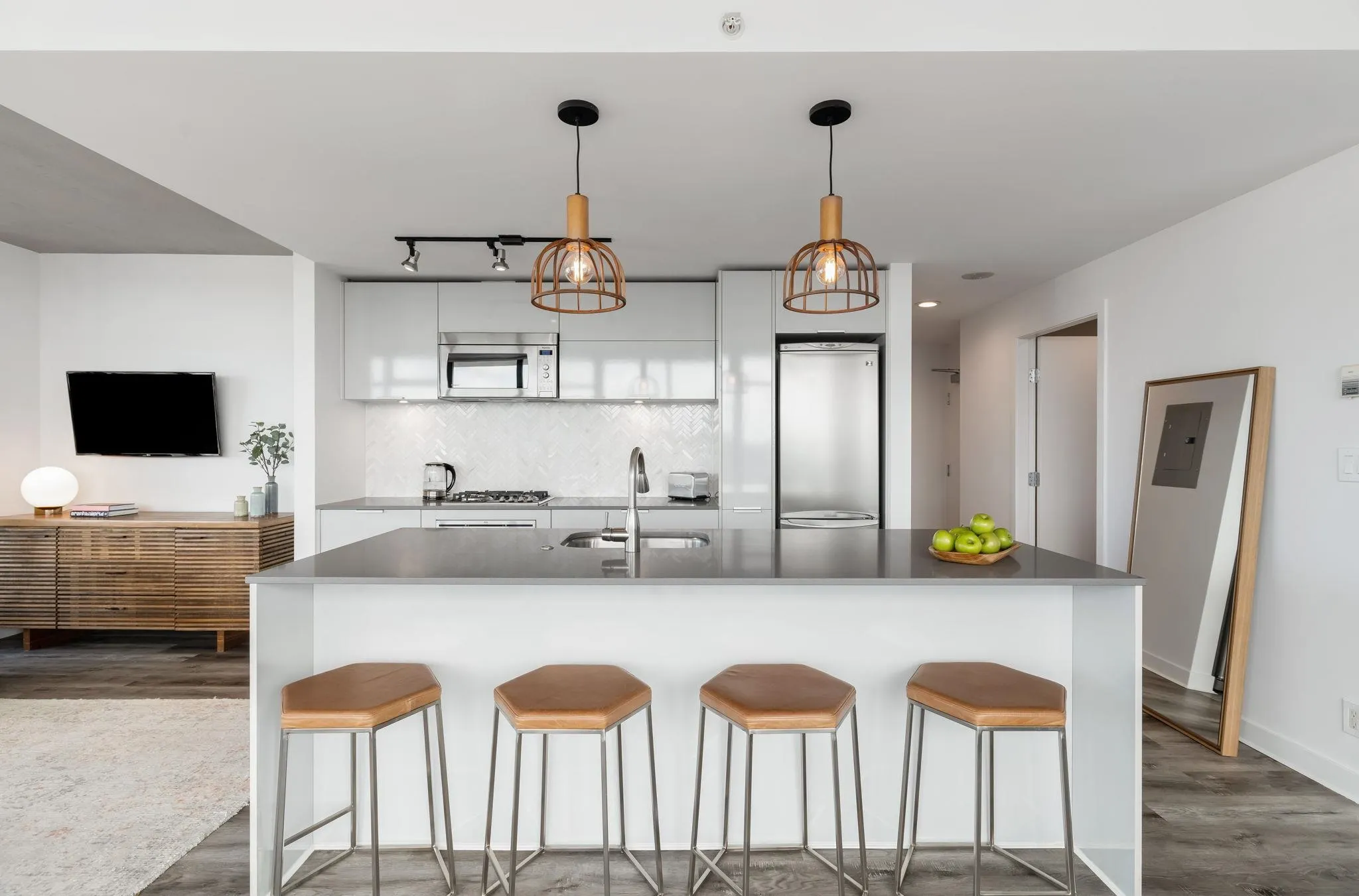 2705 108 W Cordova Street