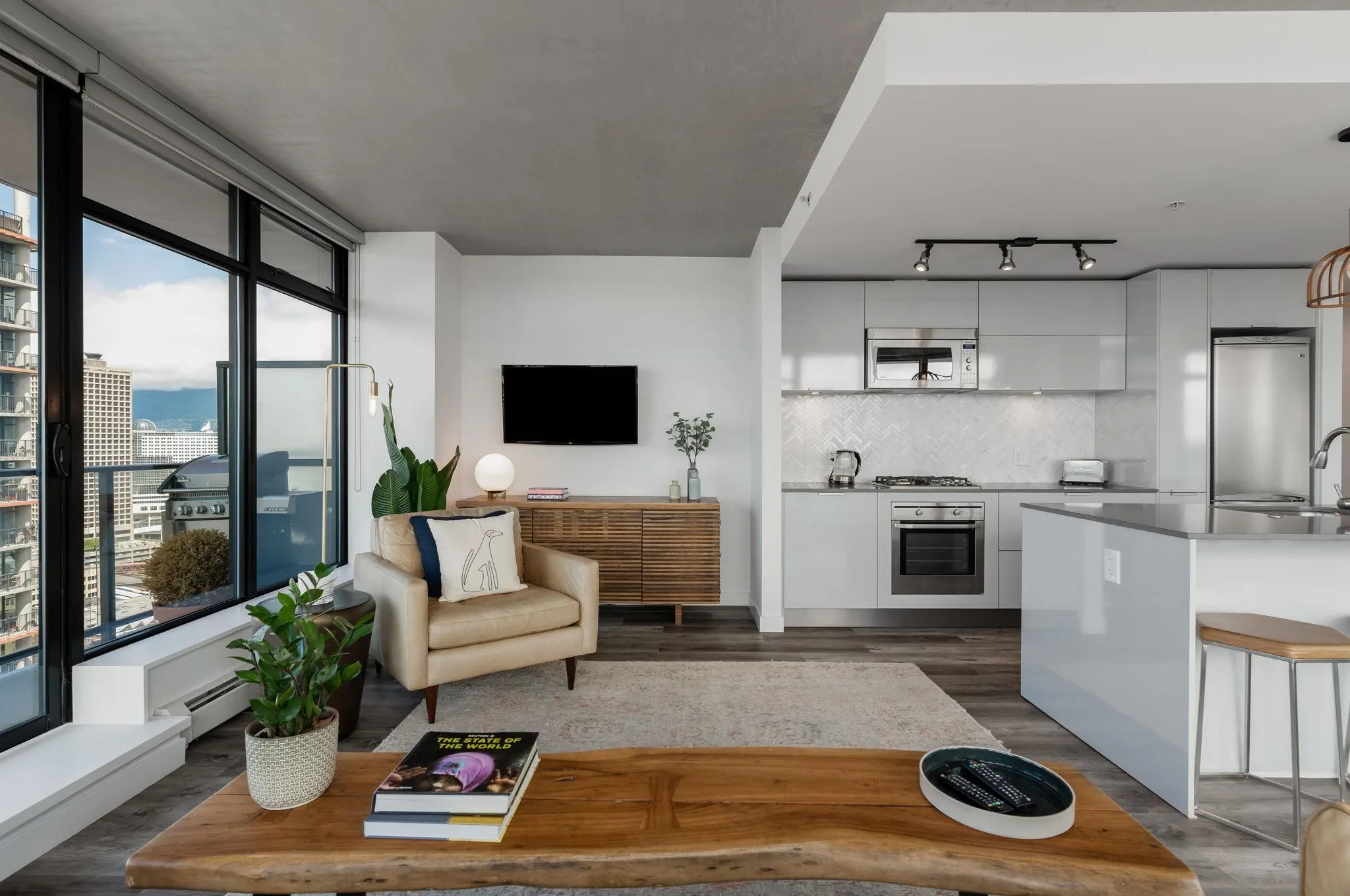 2705 108 W Cordova Street