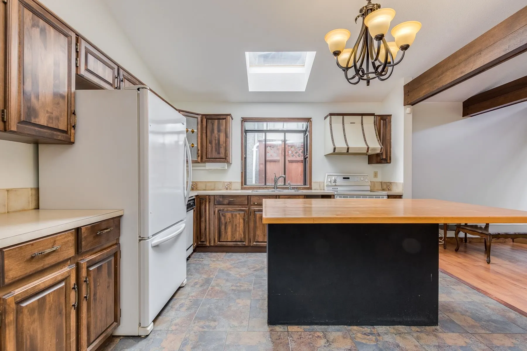 11734 Alderwood Crescent