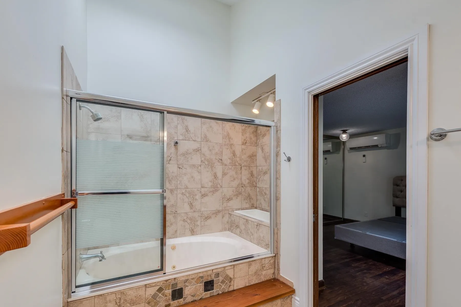 11734 Alderwood Crescent