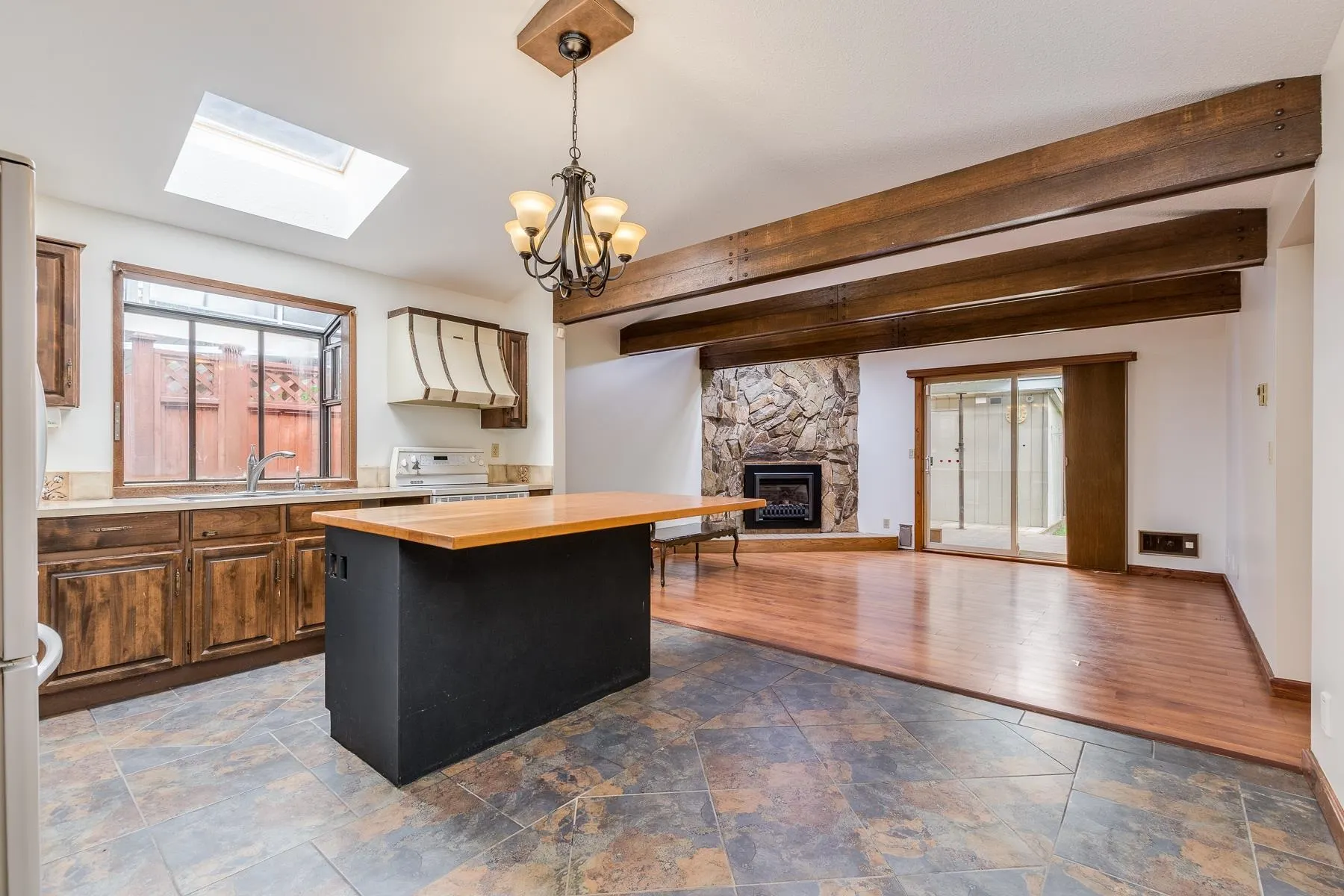 11734 Alderwood Crescent