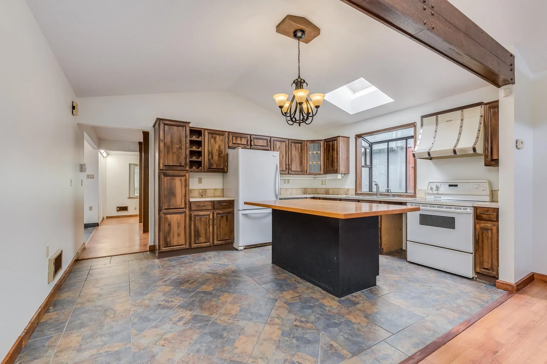 11734 Alderwood Crescent