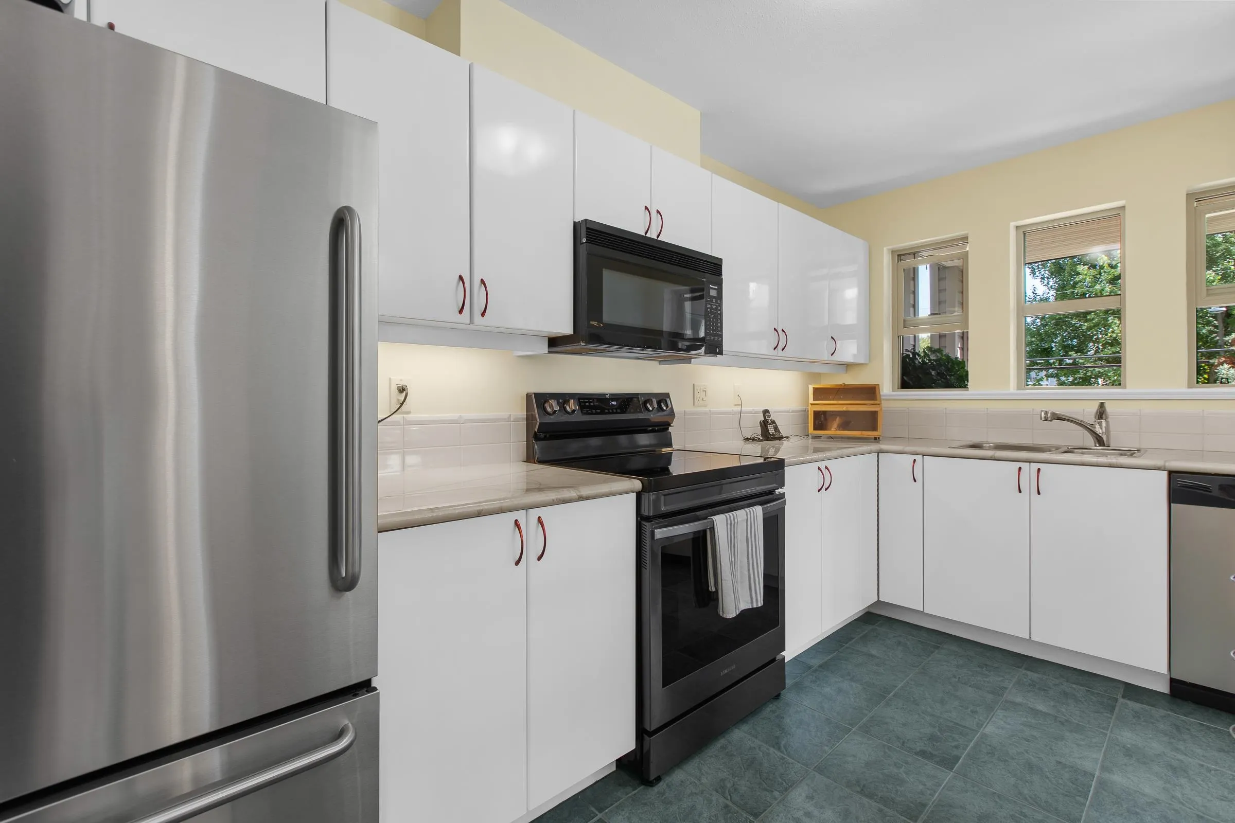 202 20237 54 Avenue