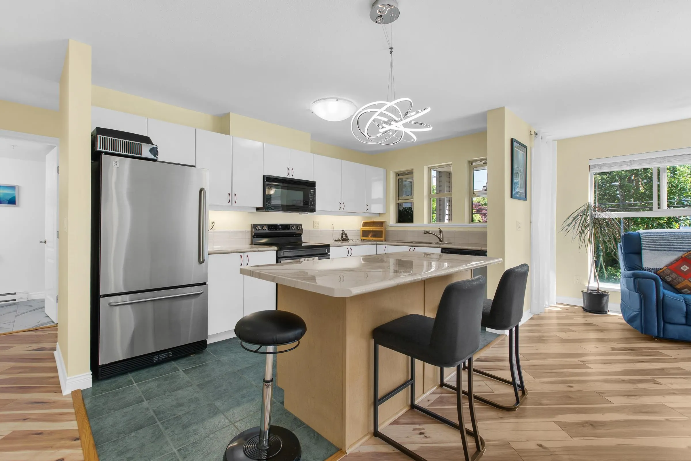 202 20237 54 Avenue