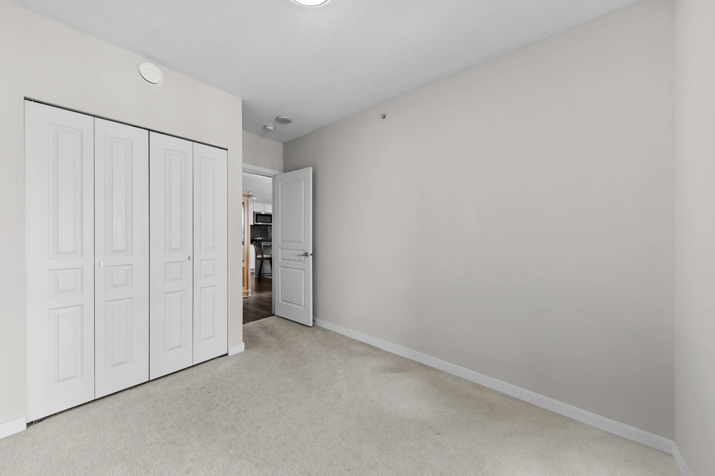 1001 3096 Windsor Gate