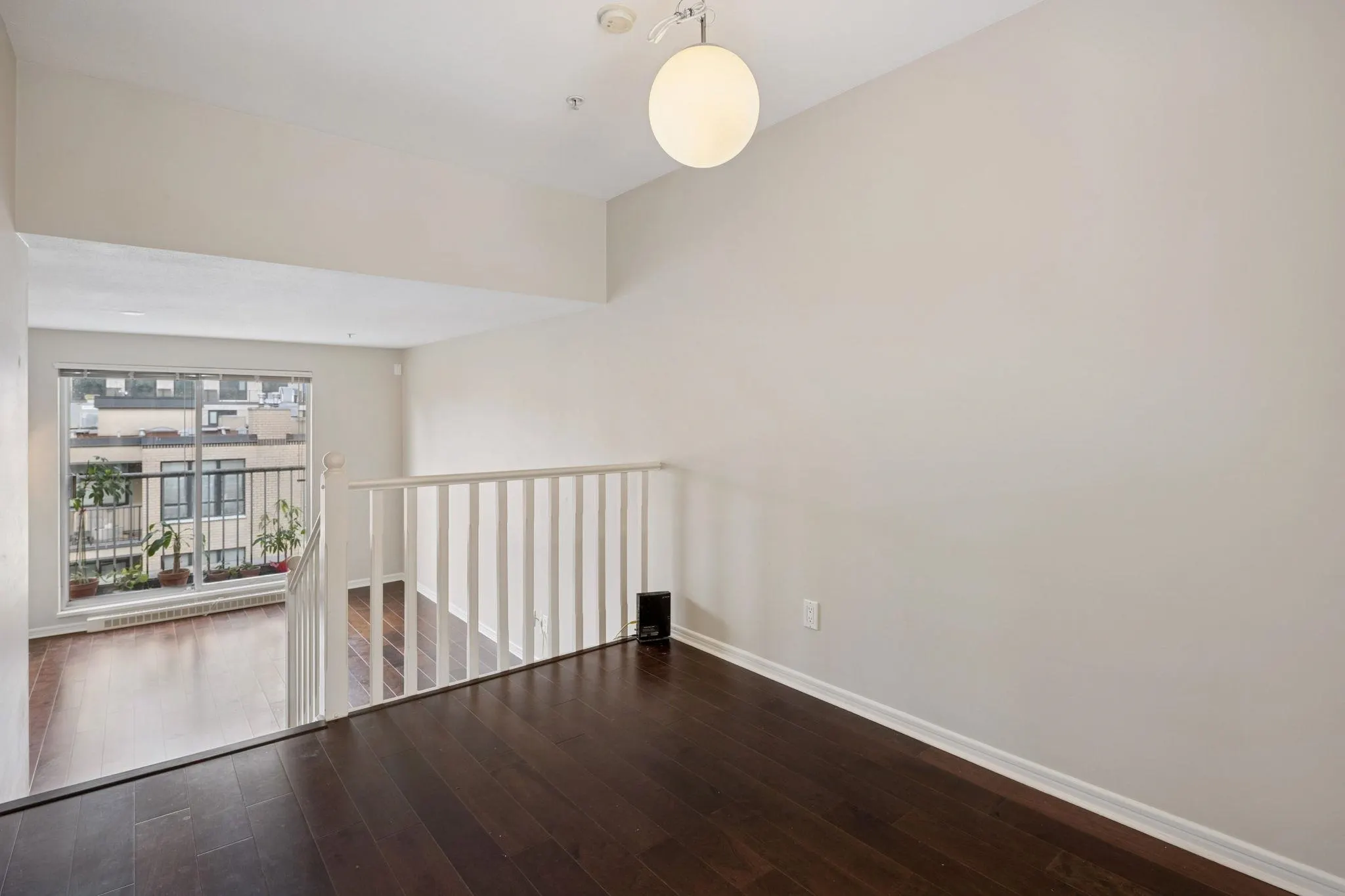 311 3727 W 10th Avenue