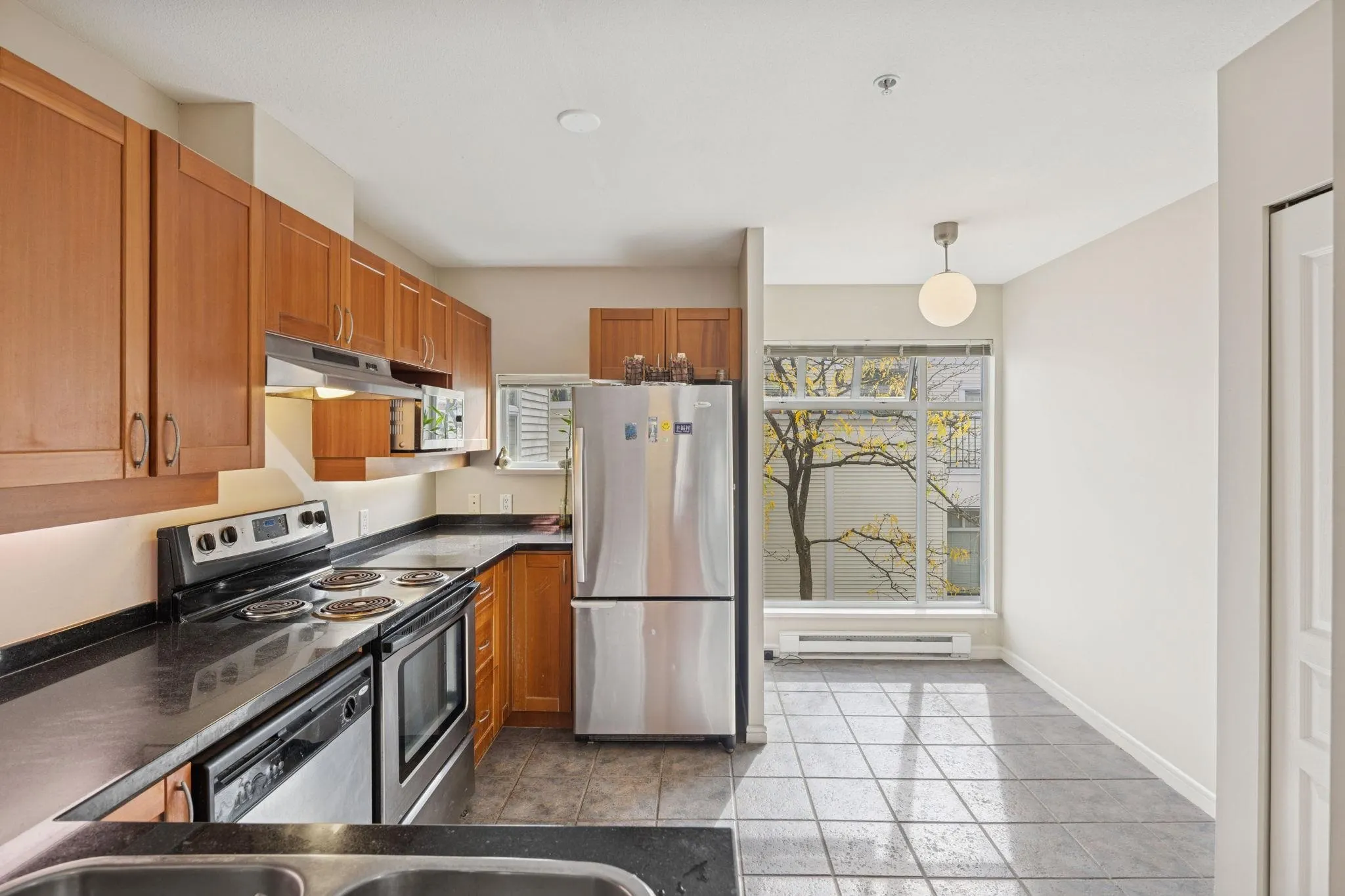 311 3727 W 10th Avenue