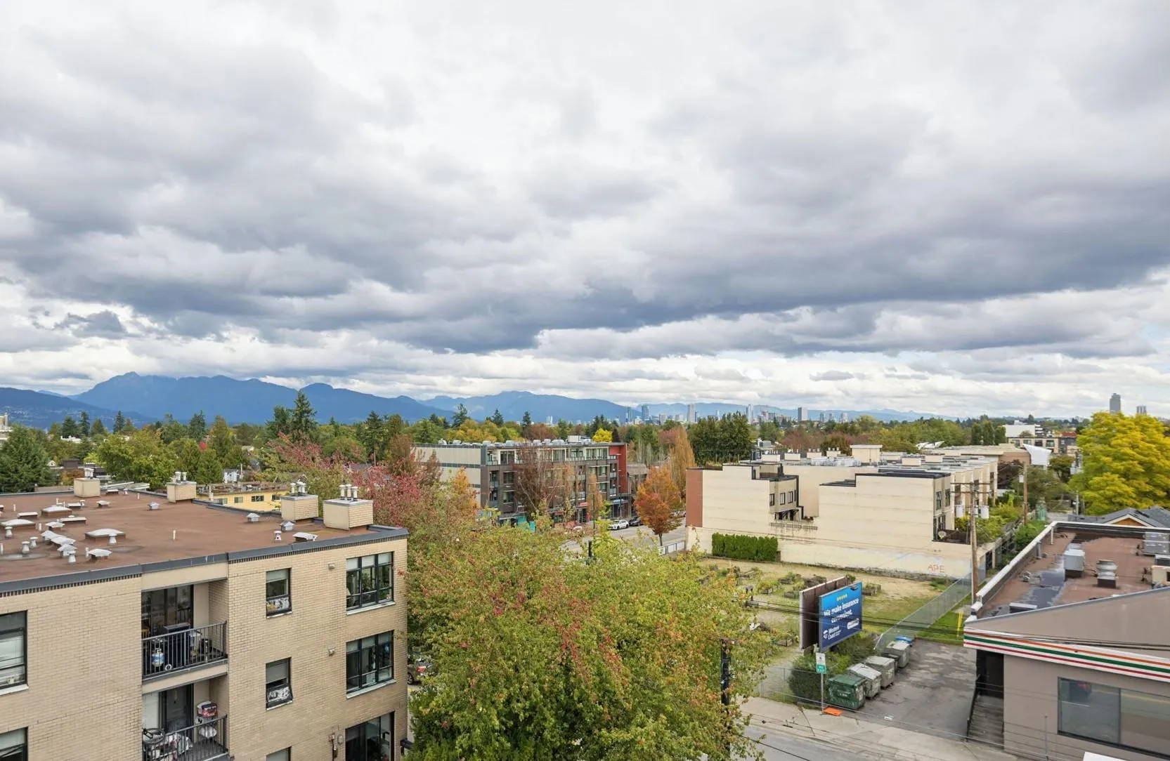 311 3727 W 10th Avenue