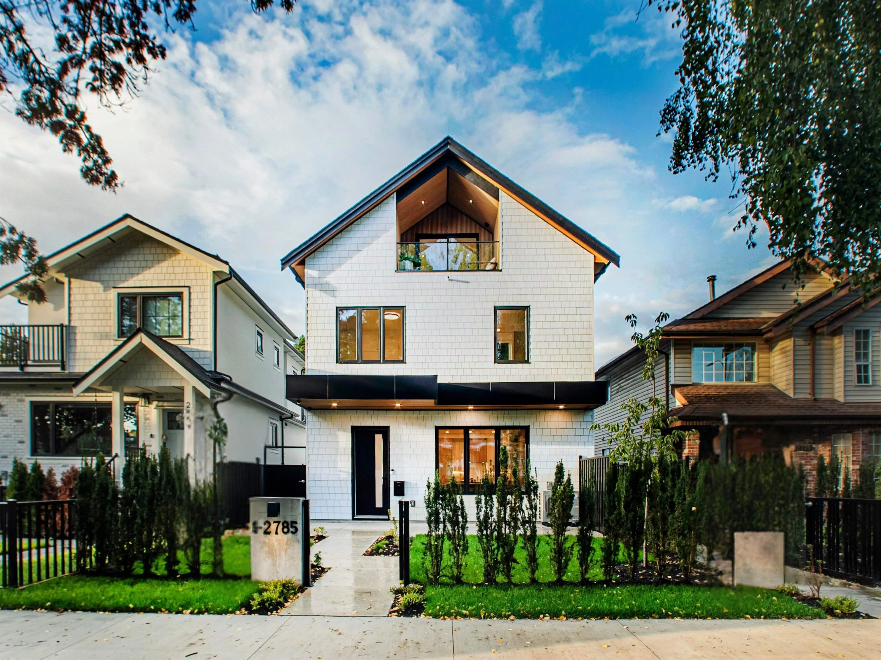 1 2785 W 21 Avenue
