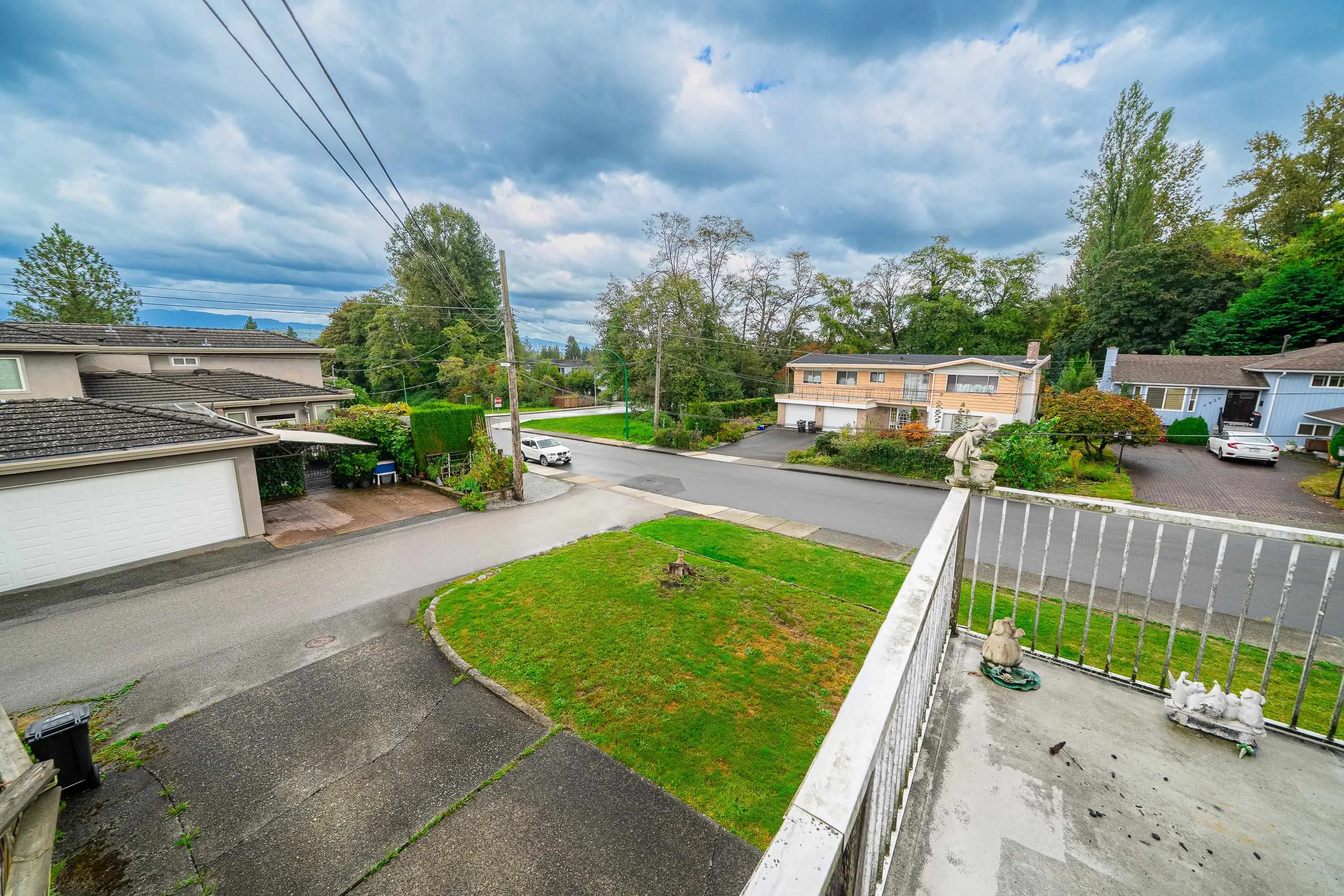 4277 Castlewood Crescent