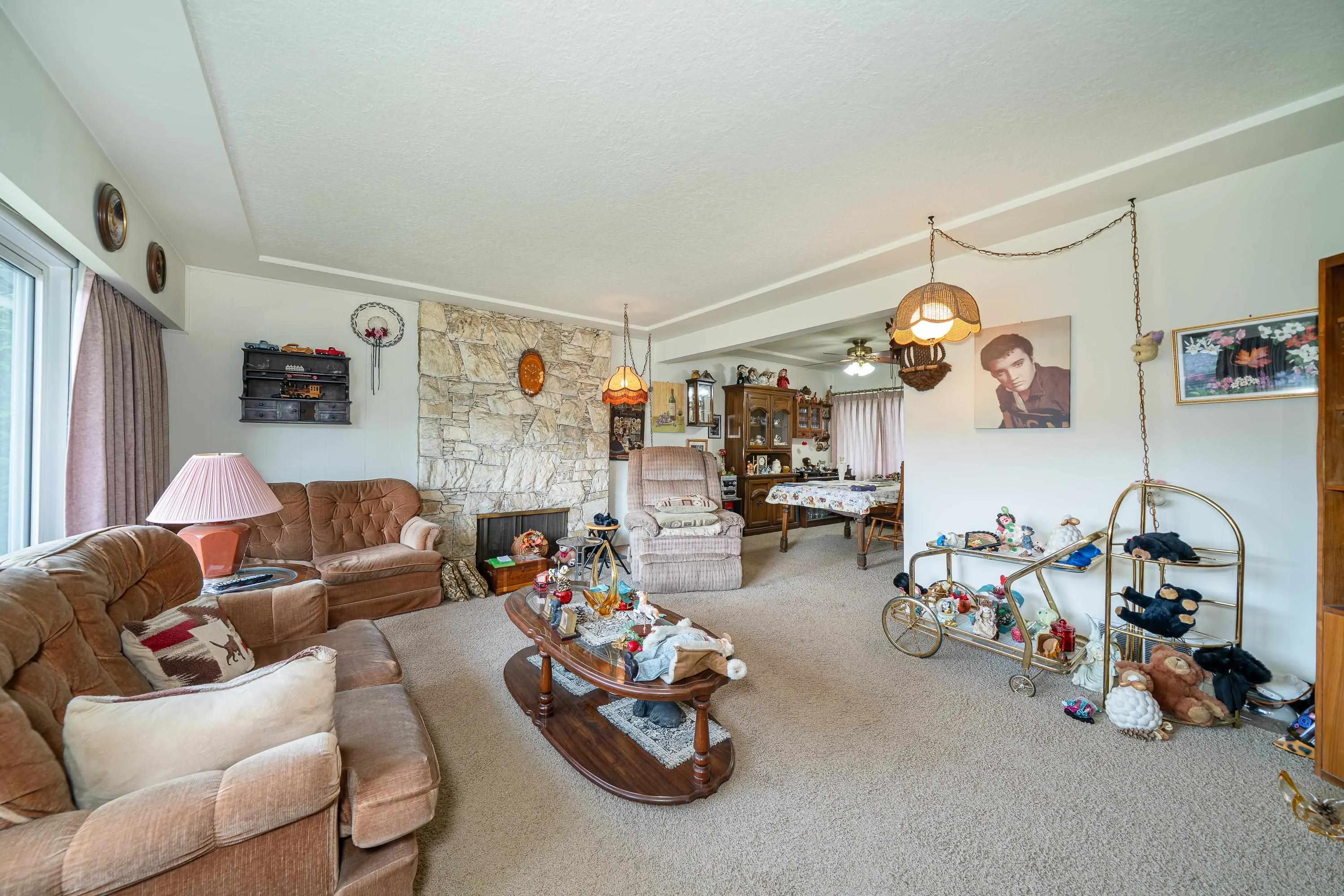 4277 Castlewood Crescent