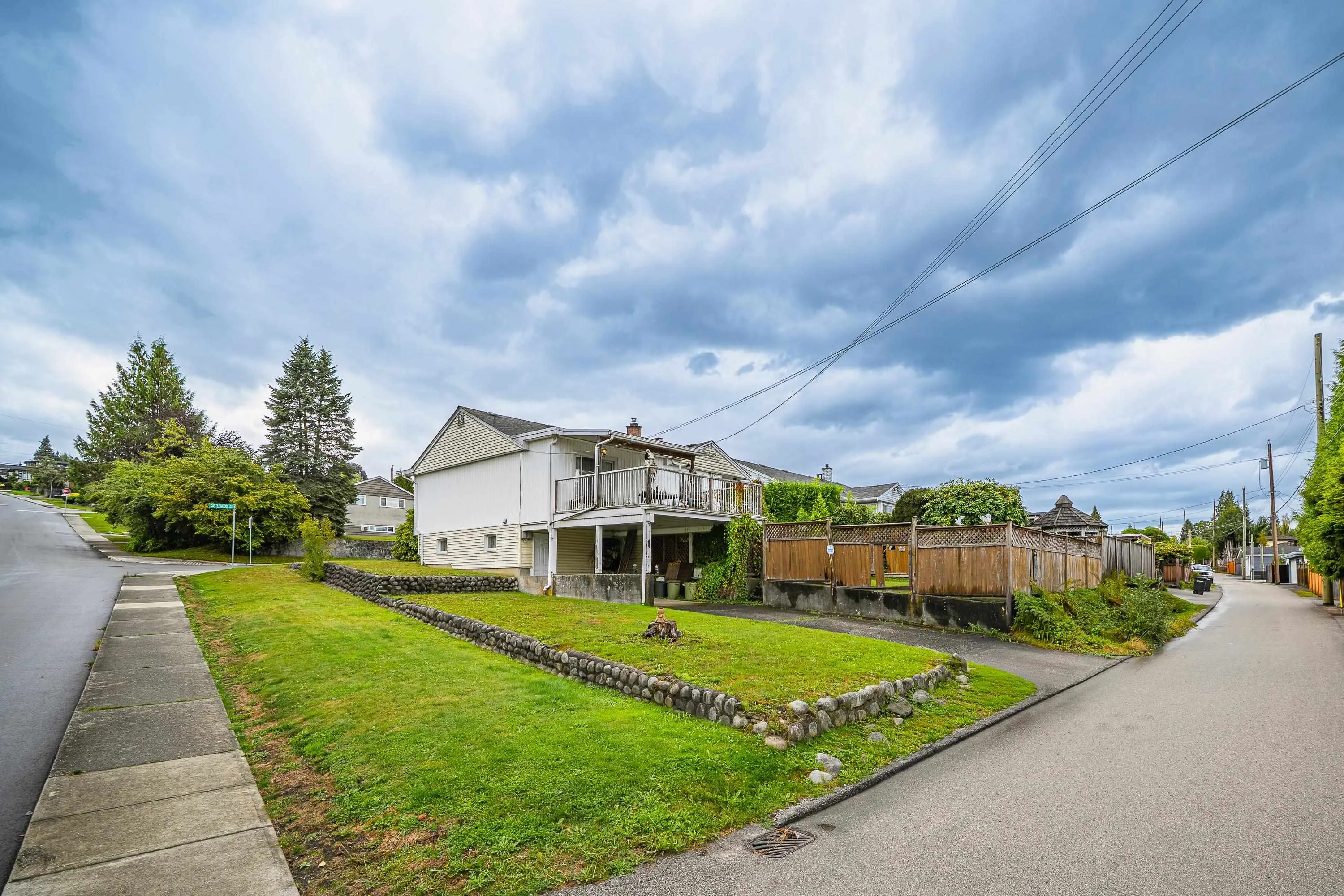 4277 Castlewood Crescent