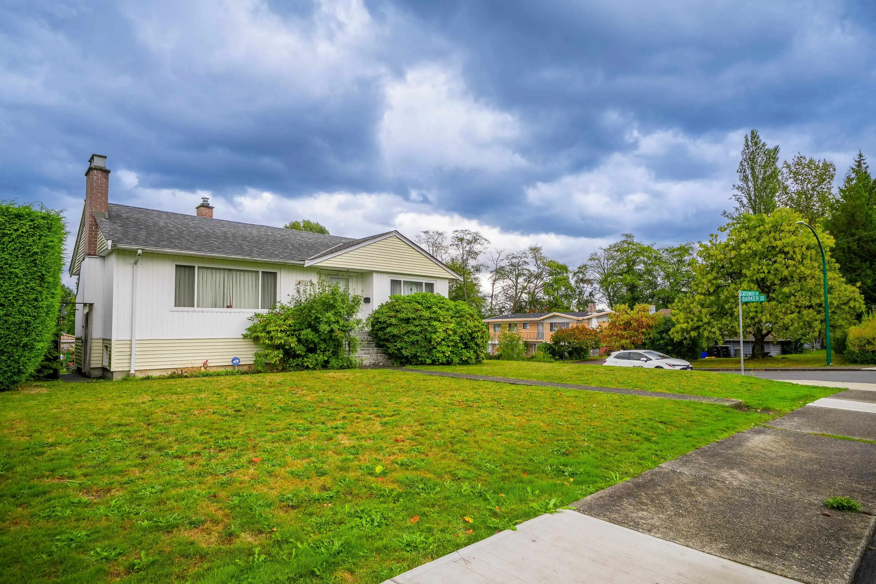 4277 Castlewood Crescent
