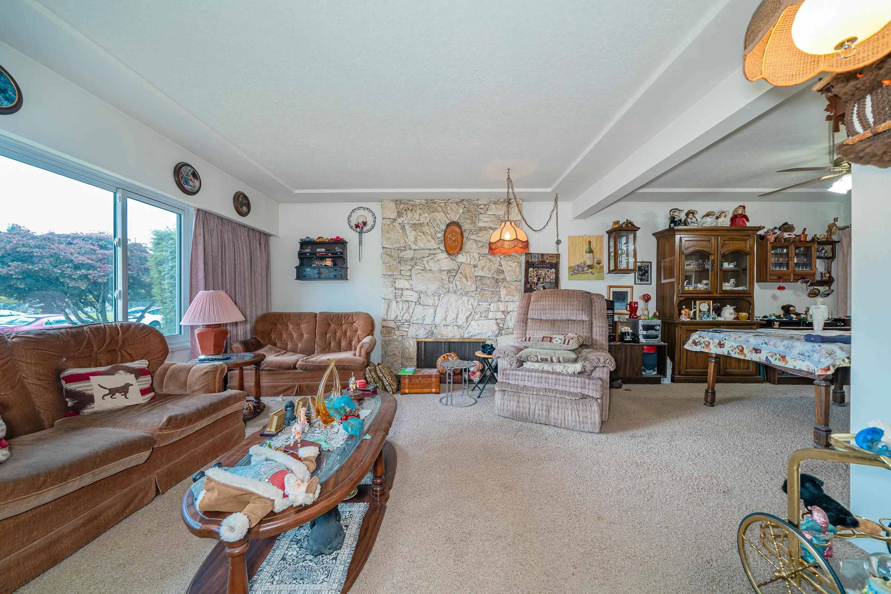 4277 Castlewood Crescent
