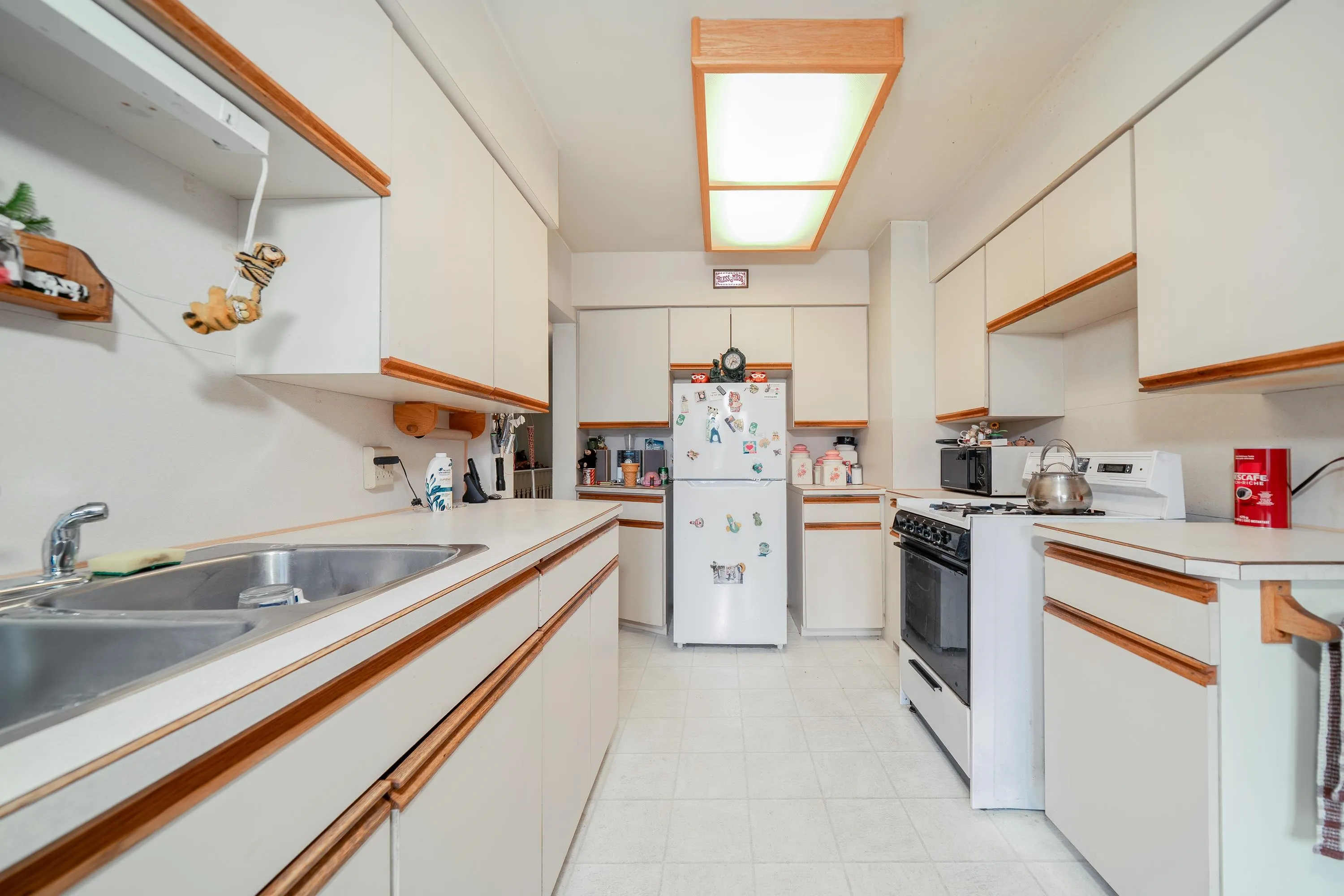 4277 Castlewood Crescent
