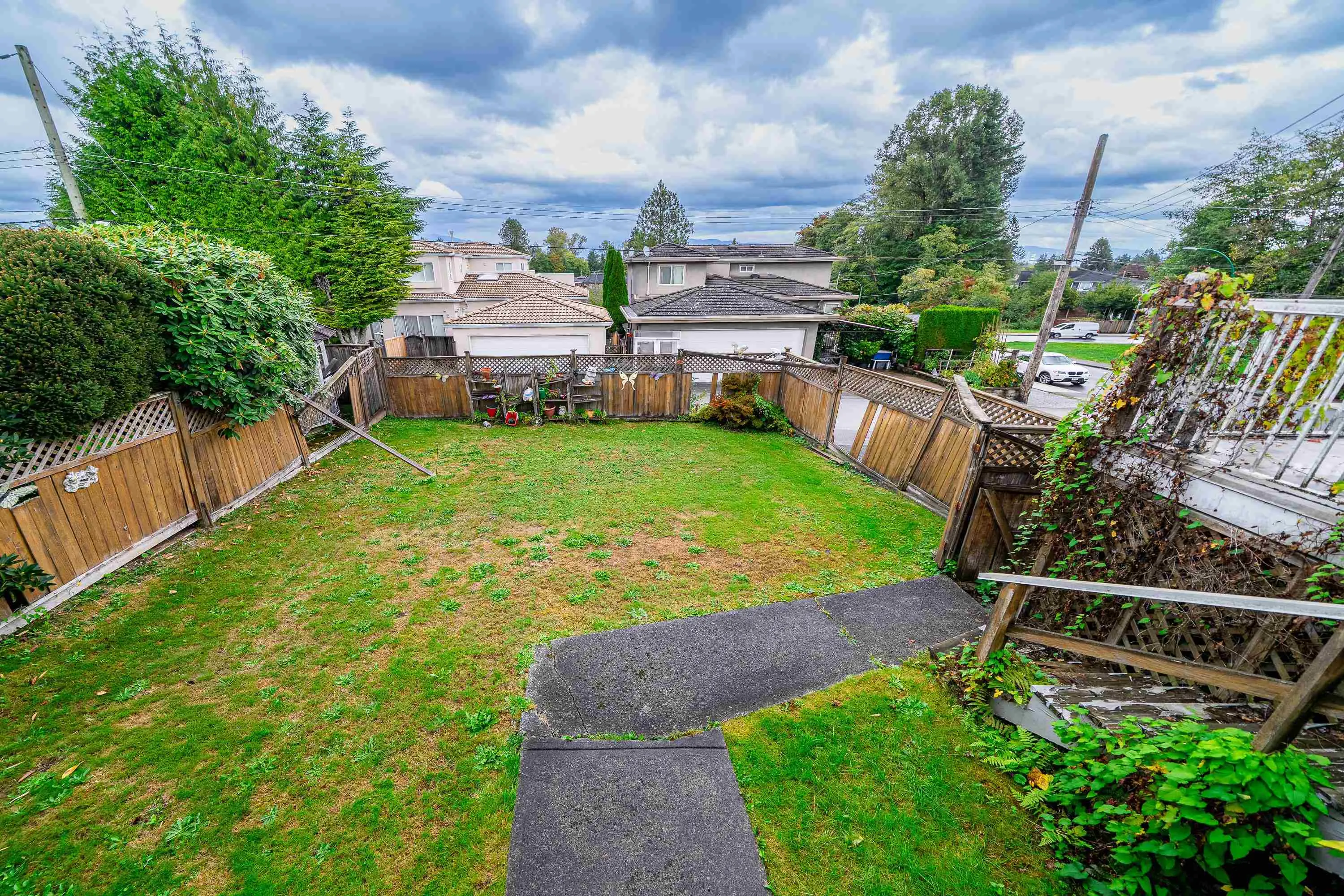4277 Castlewood Crescent