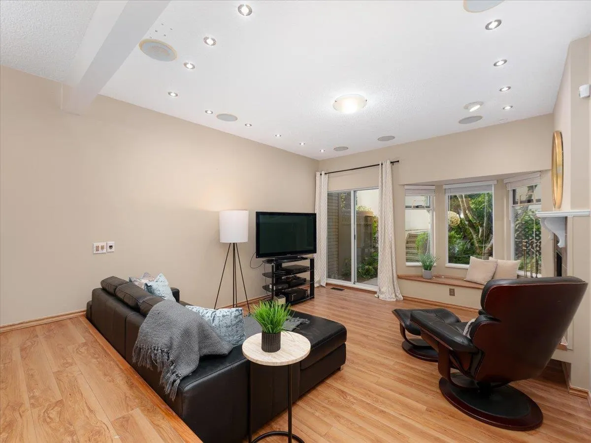 8804 Robins Court